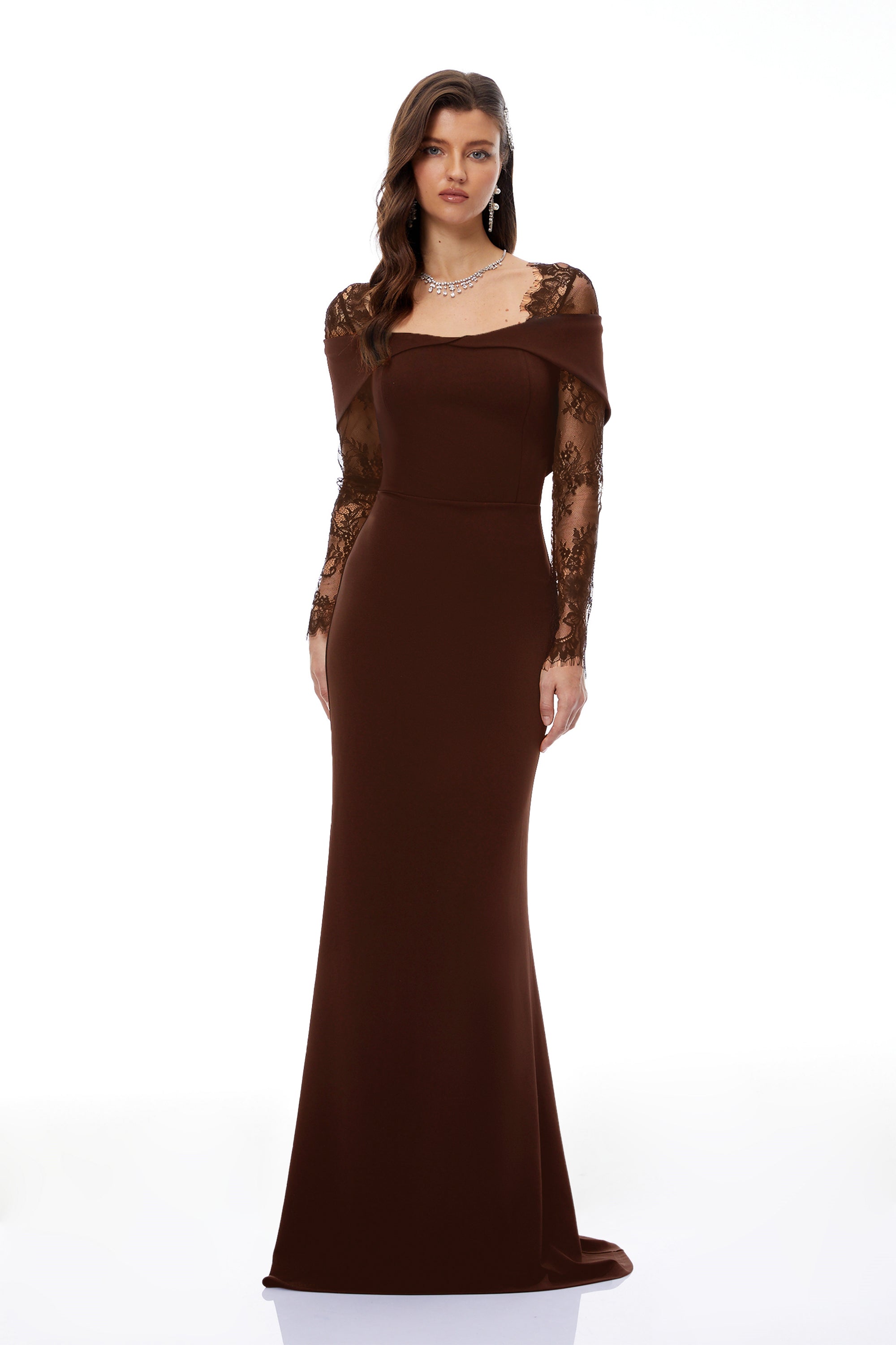 Georgiana Brown Spitzen-Maxikleid mit ausgestelltem Rock