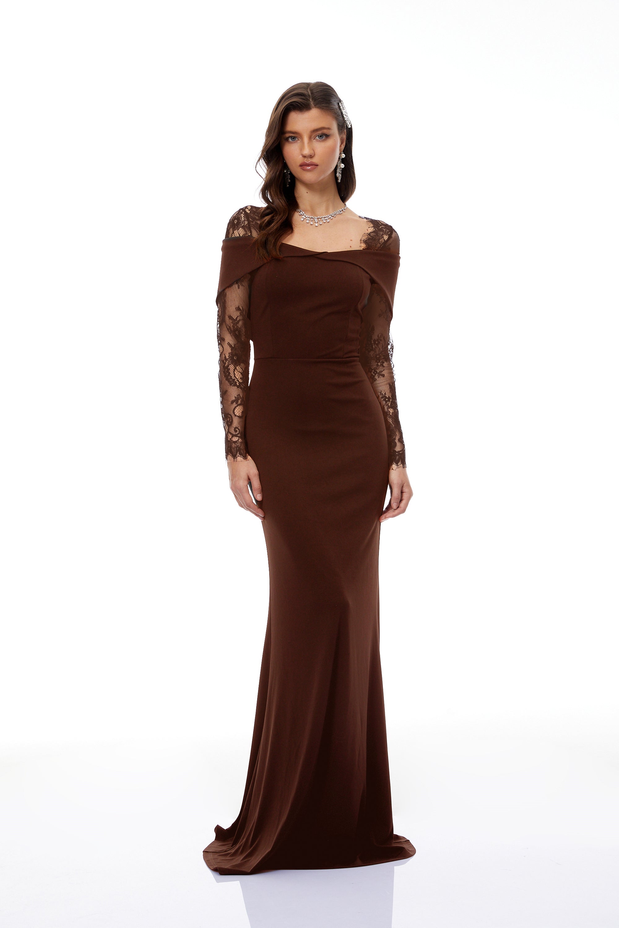 Georgiana Brown Spitzen-Maxikleid mit ausgestelltem Rock