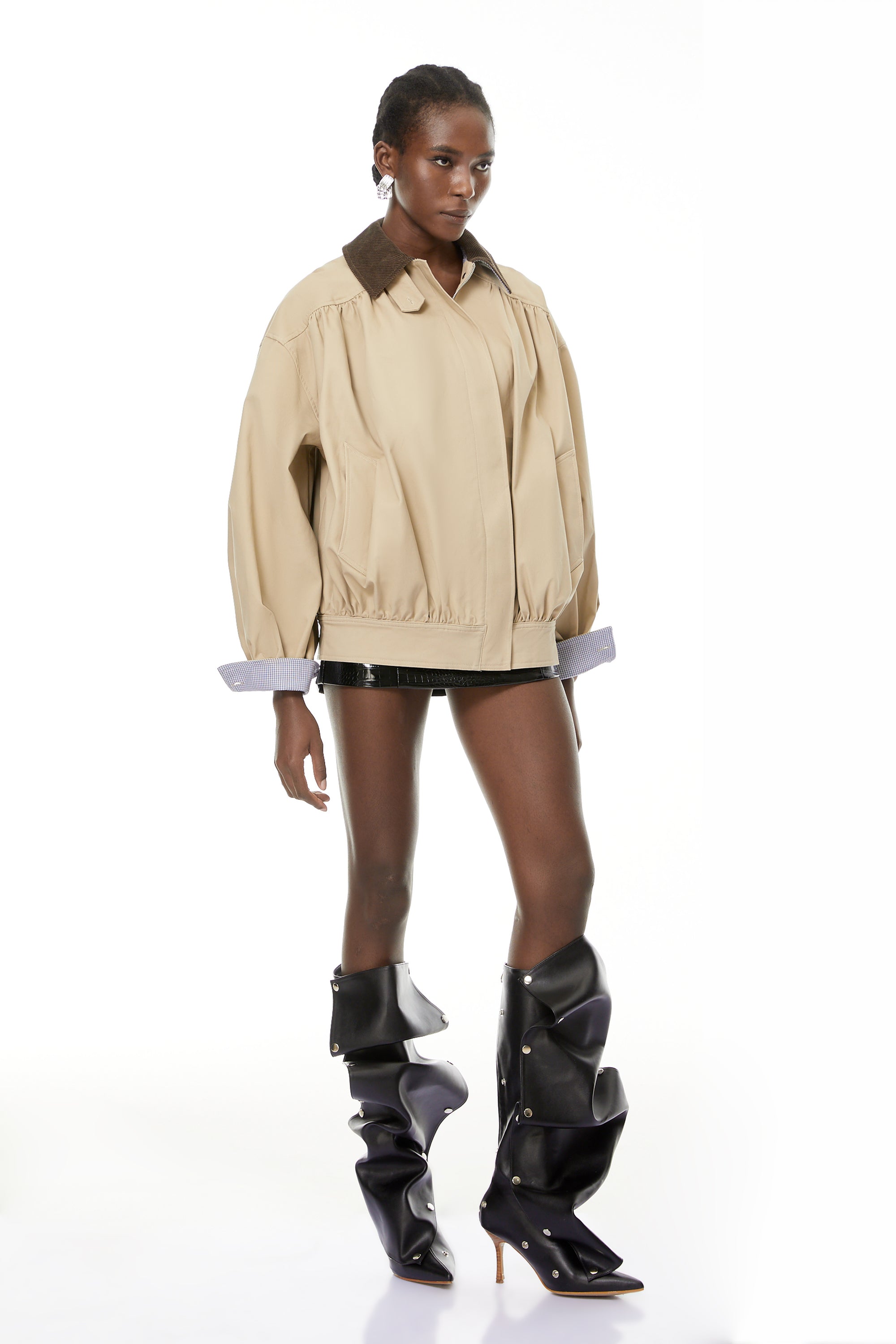 Alessa Neutrals Bomberjacke mit Cord-Einsätzen