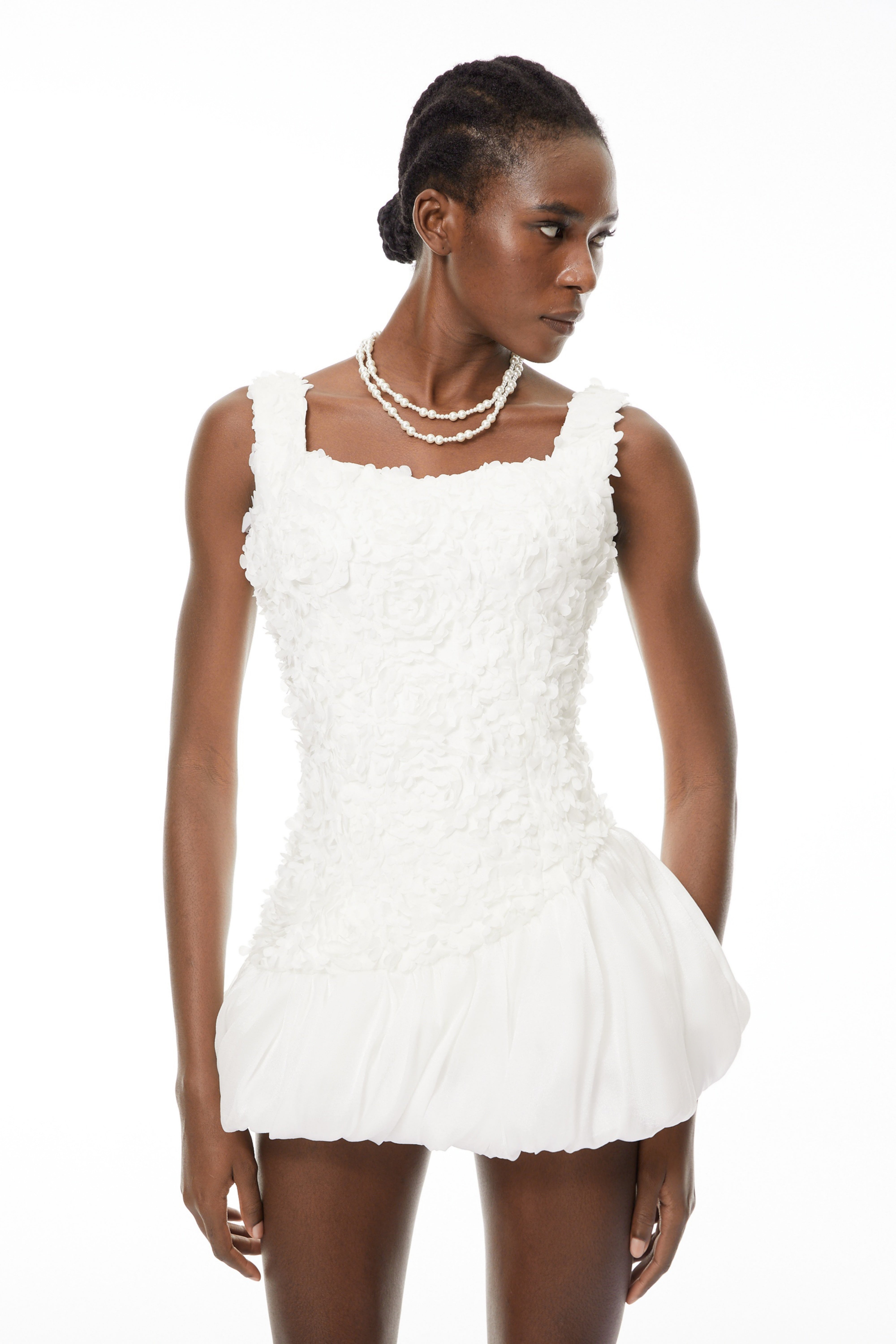 Beatrice White 3D-Blütenblatt-Mini-Kleid