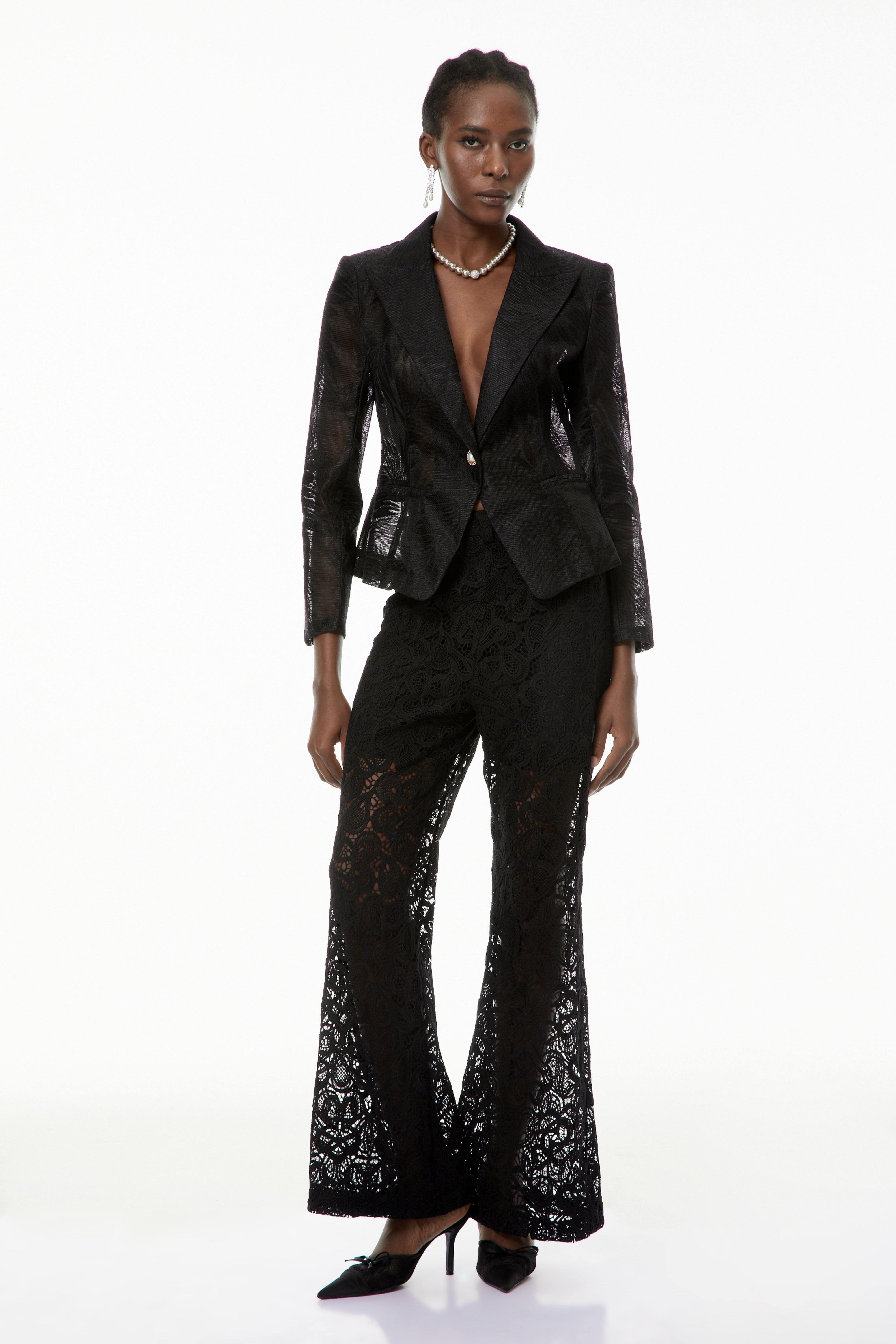 Bonnie Black Halbtransparenter Blazer mit Blattstickerei