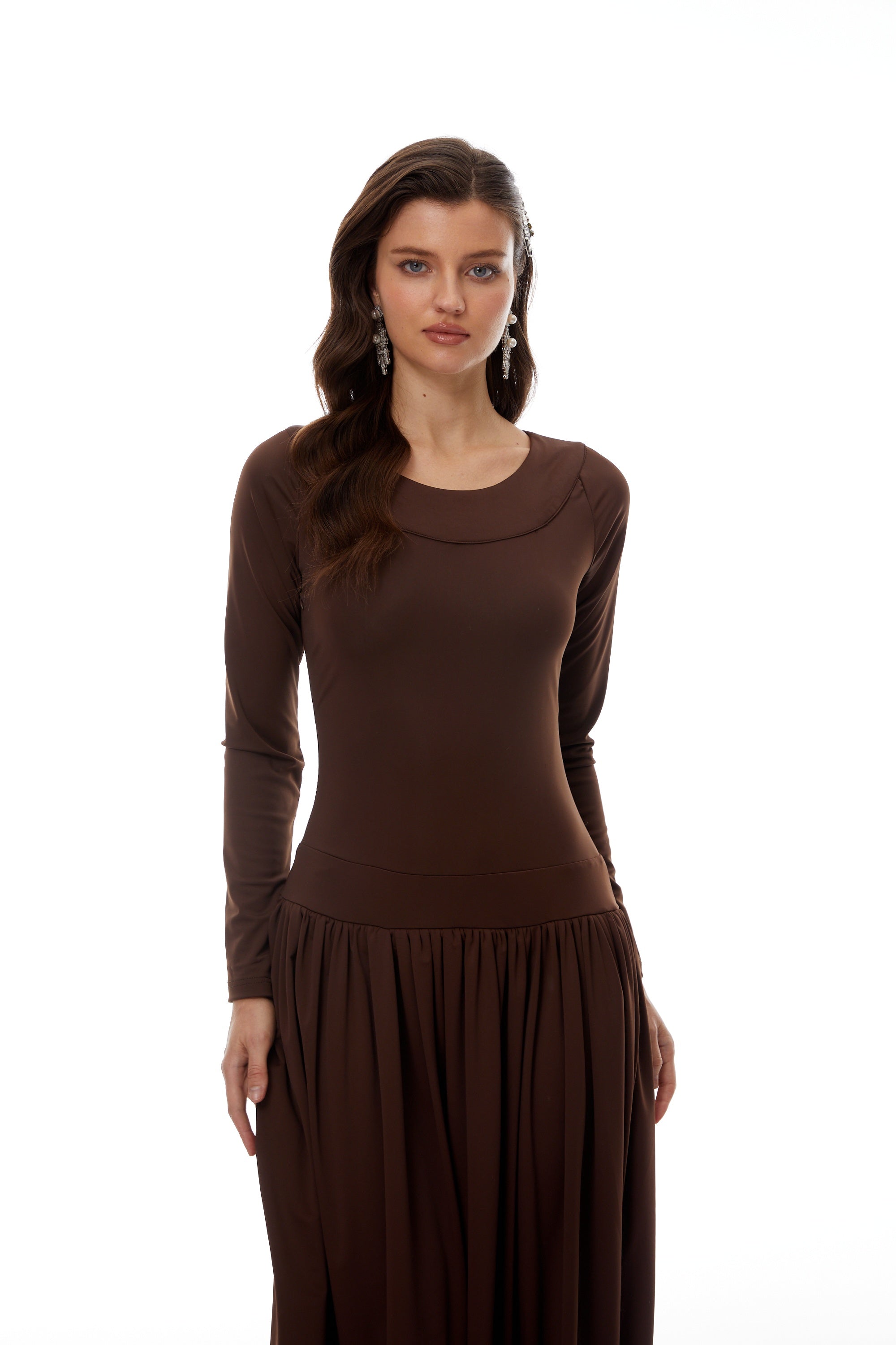 Campagne Brown Maxikleid mit Rückenausschnitt und Raffungen