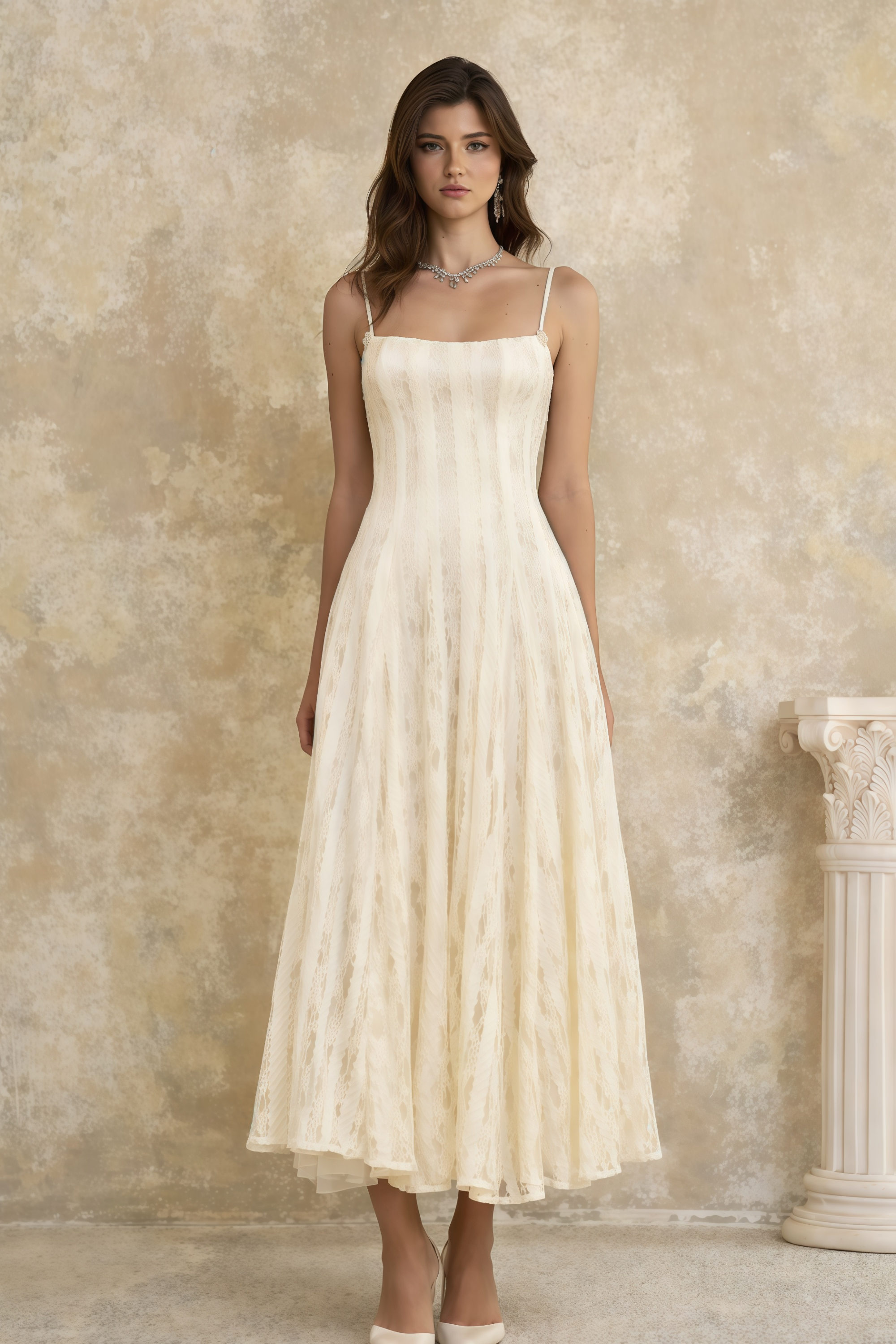 Coralie Weißes Midikleid aus plissierter Spitze