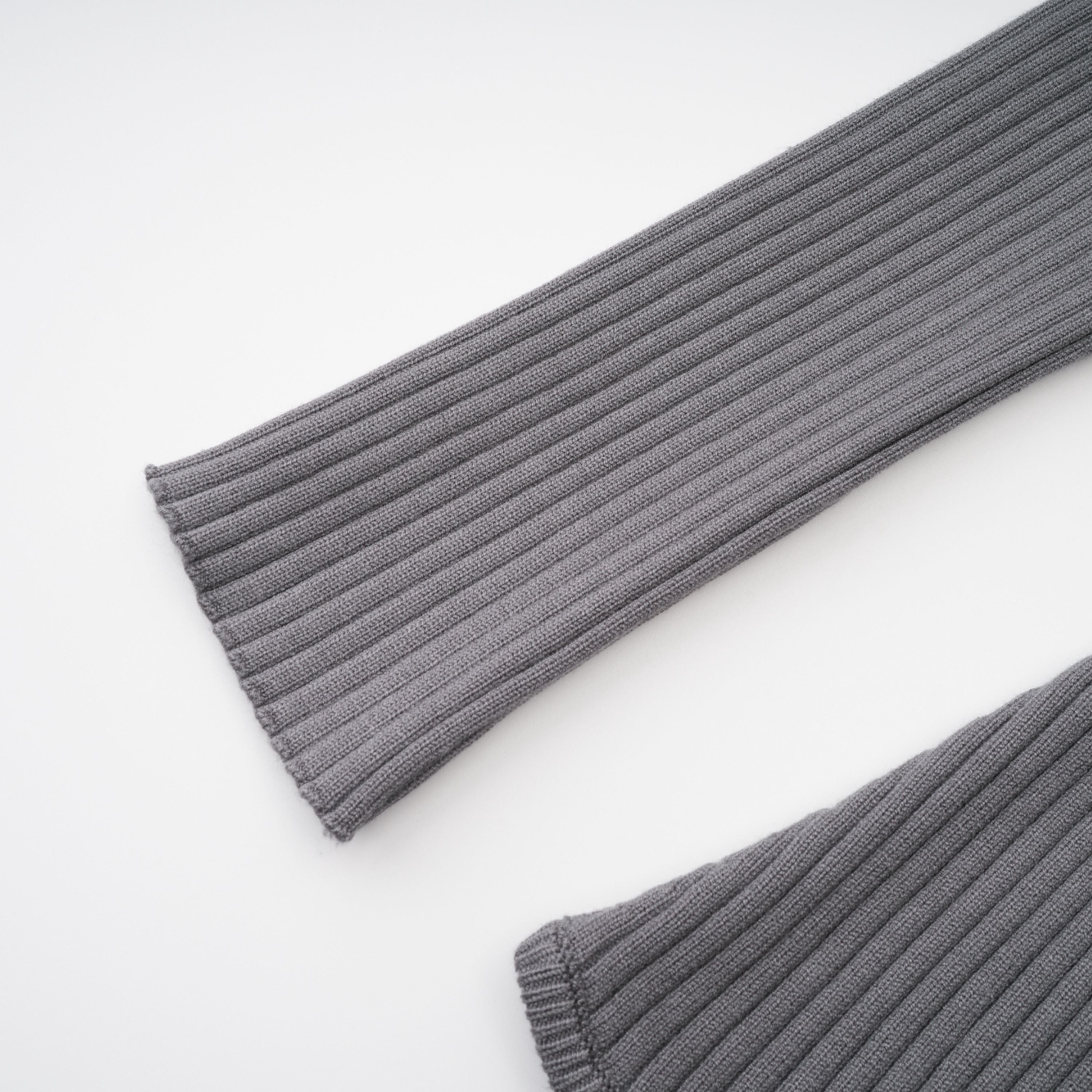 Claire Grey geripptes Strick-Body- und Hosen-Set