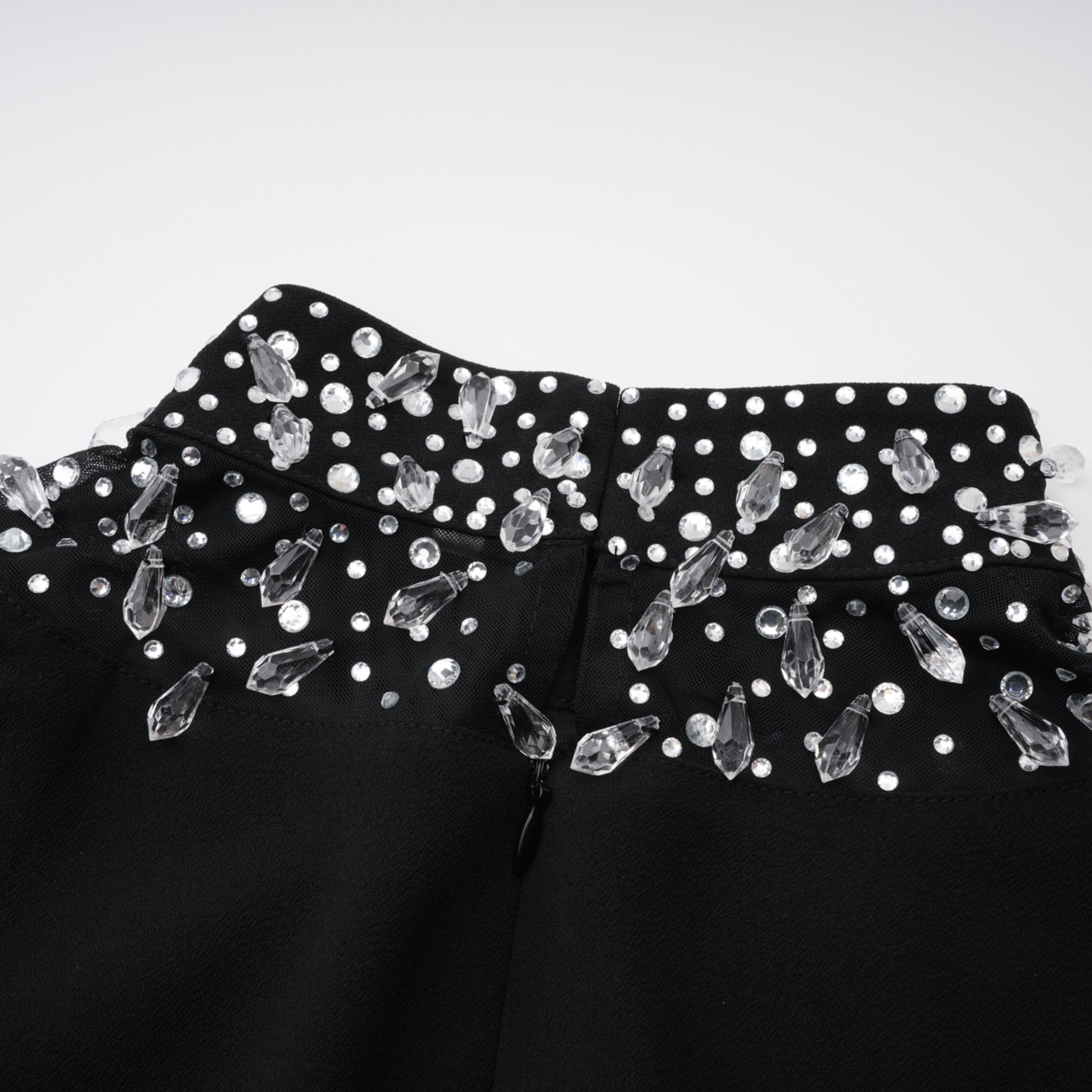 Oona Schwarz Verziertes Maxikleid mit ausgestelltem Rock