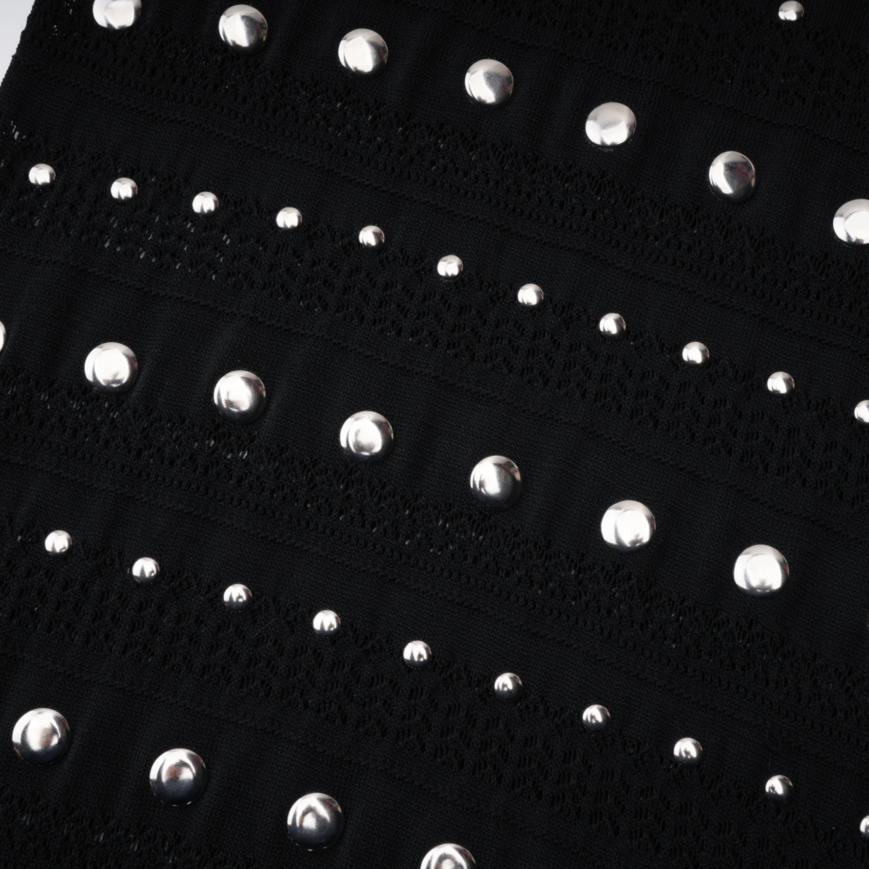 Chloé Schwarzes Midikleid mit langen Ärmeln, Nieten und Häkelstrick