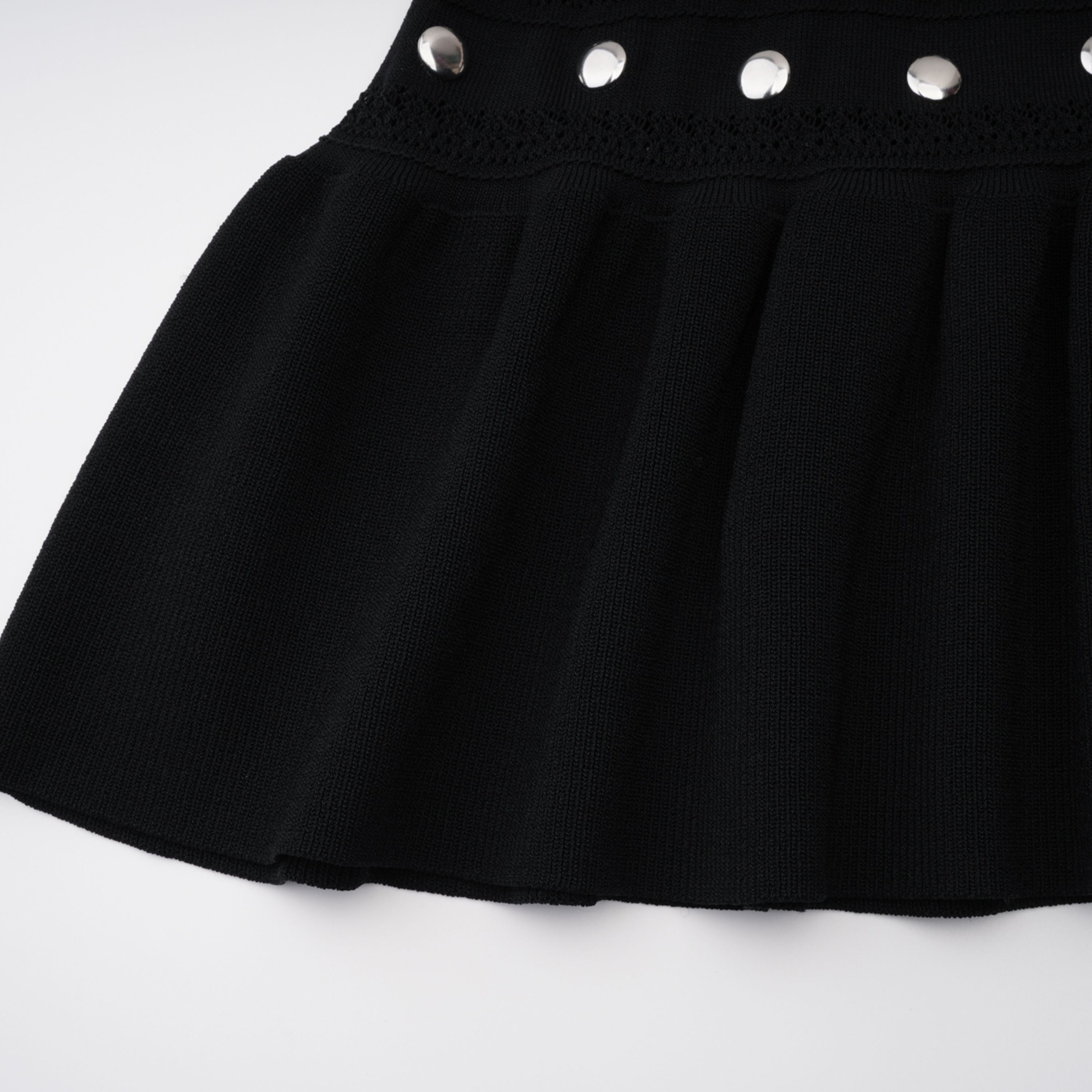 Chloé Schwarzes Midikleid mit langen Ärmeln, Nieten und Häkelstrick