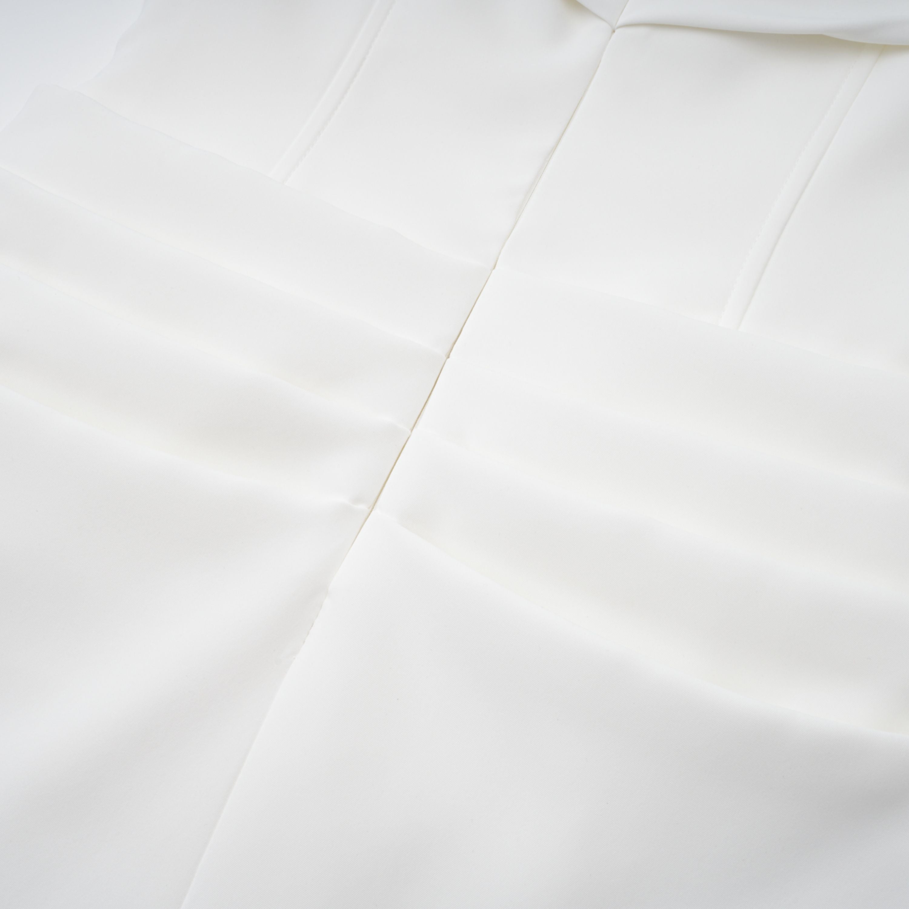 Solara Weißes Midikleid mit Drapierung