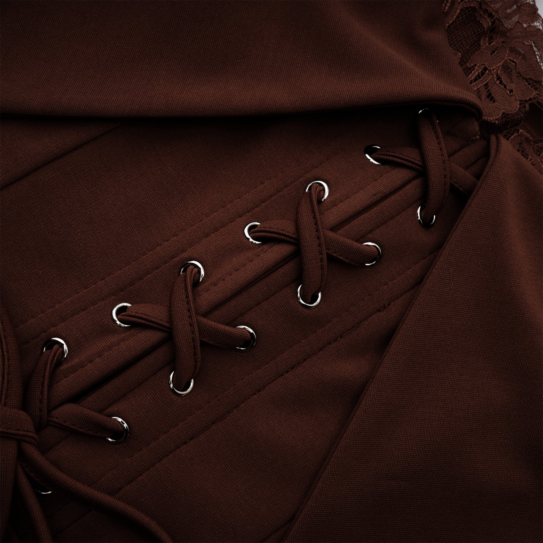 Georgiana Brown Spitzen-Maxikleid mit ausgestelltem Rock