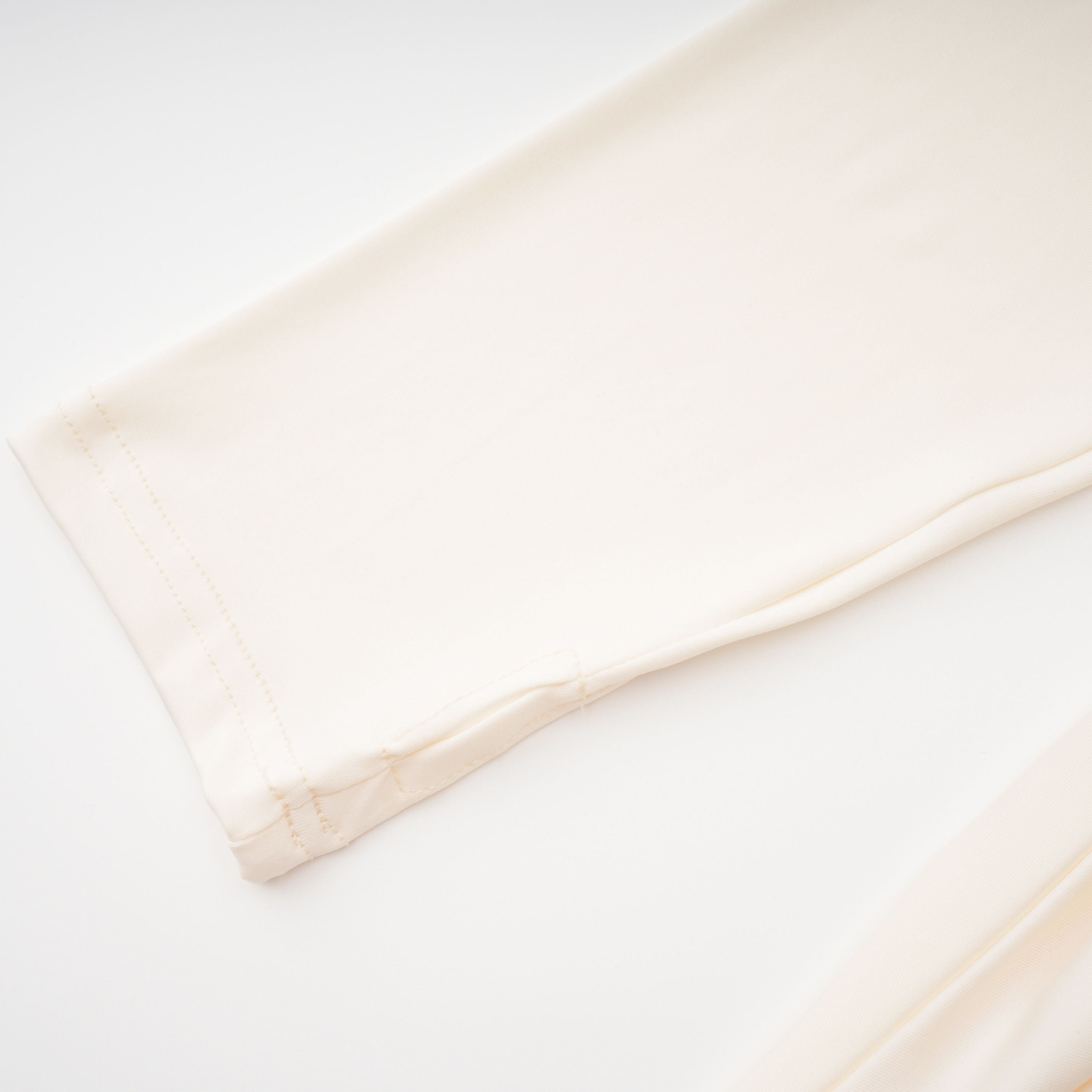 Harriet White Maxikleid mit Cut-Out-Details und Rüschen