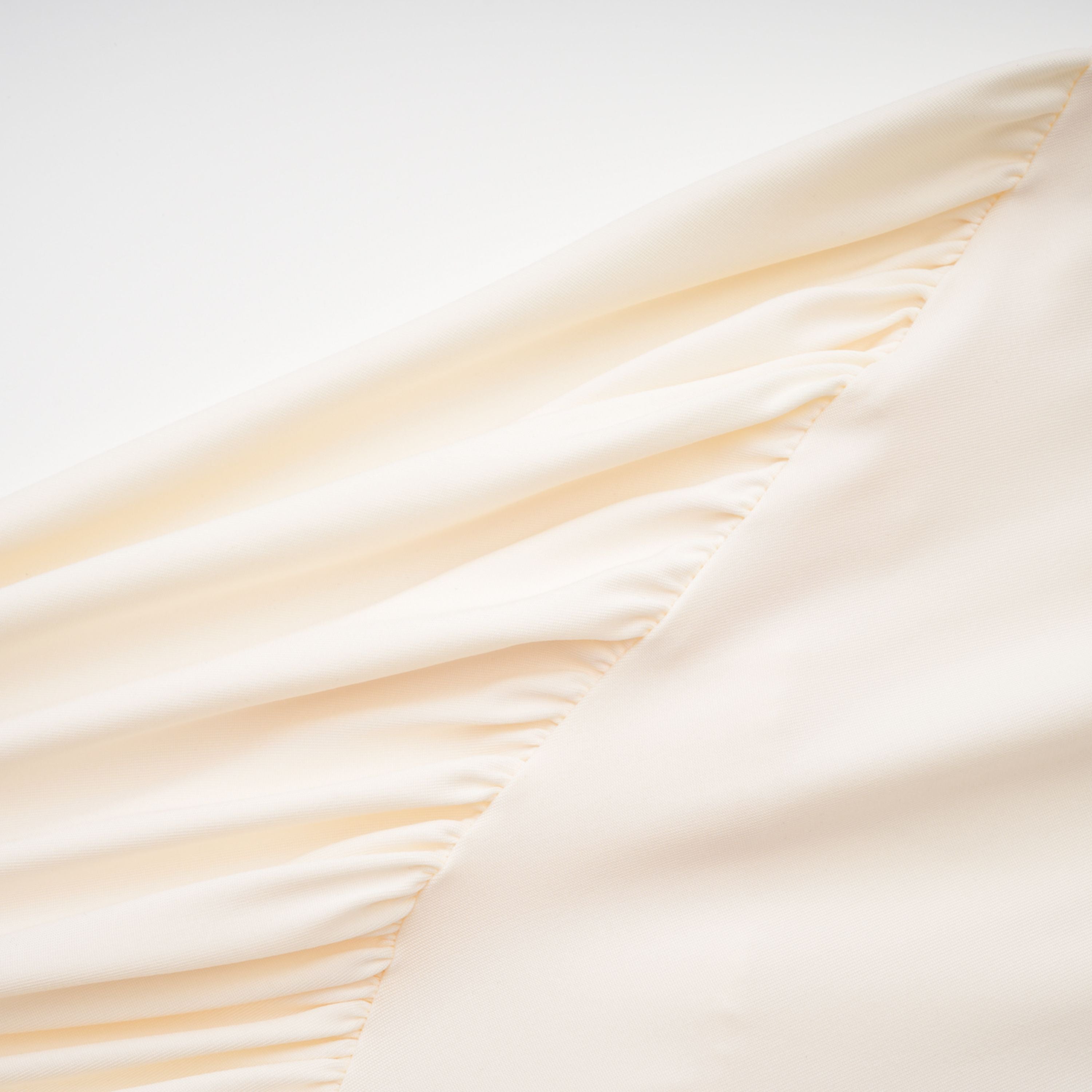 Harriet White Maxikleid mit Cut-Out-Details und Rüschen