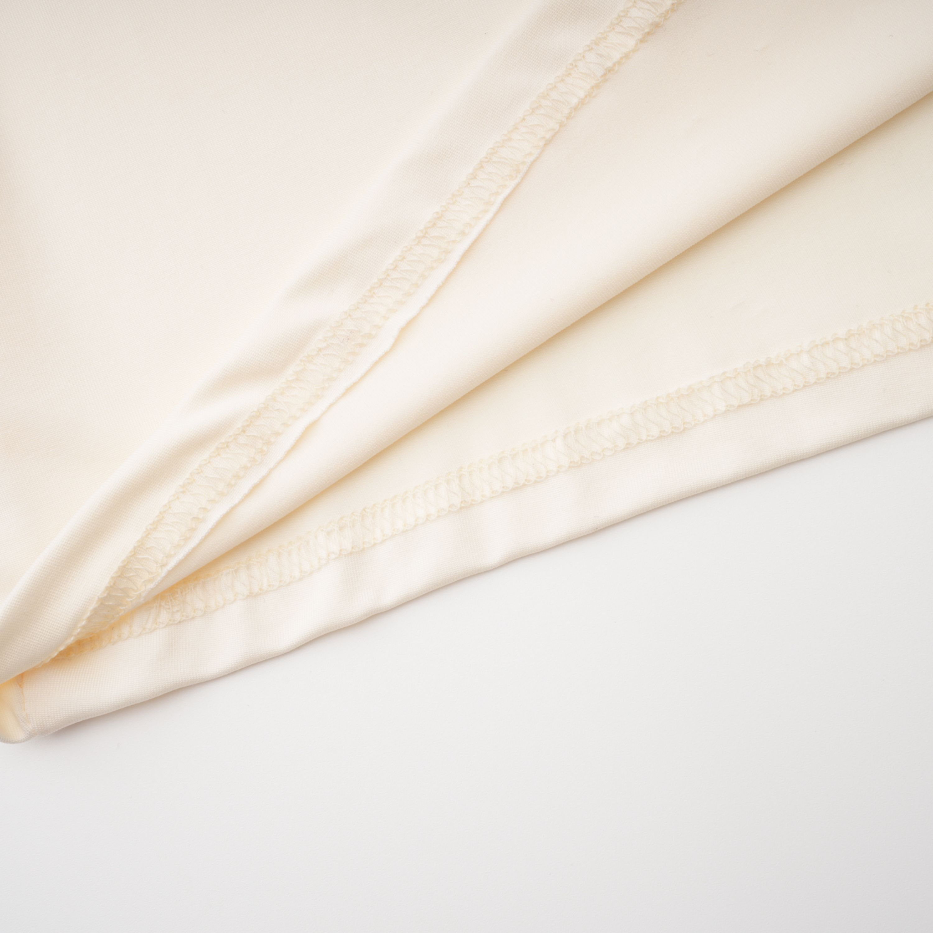 Harriet White Maxikleid mit Cut-Out-Details und Rüschen