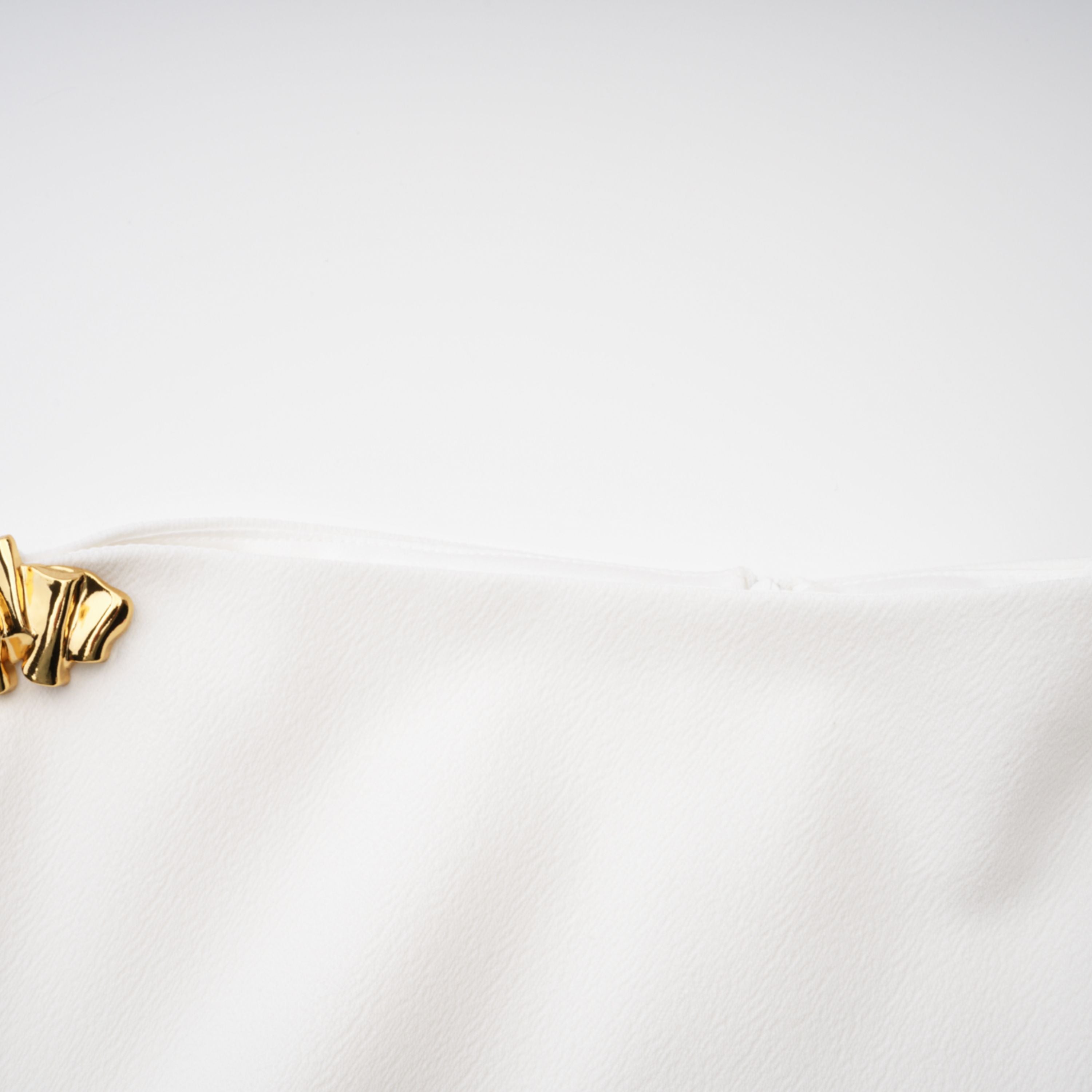 Liana Weißes asymmetrisches Midikleid mit ausgestelltem Rock