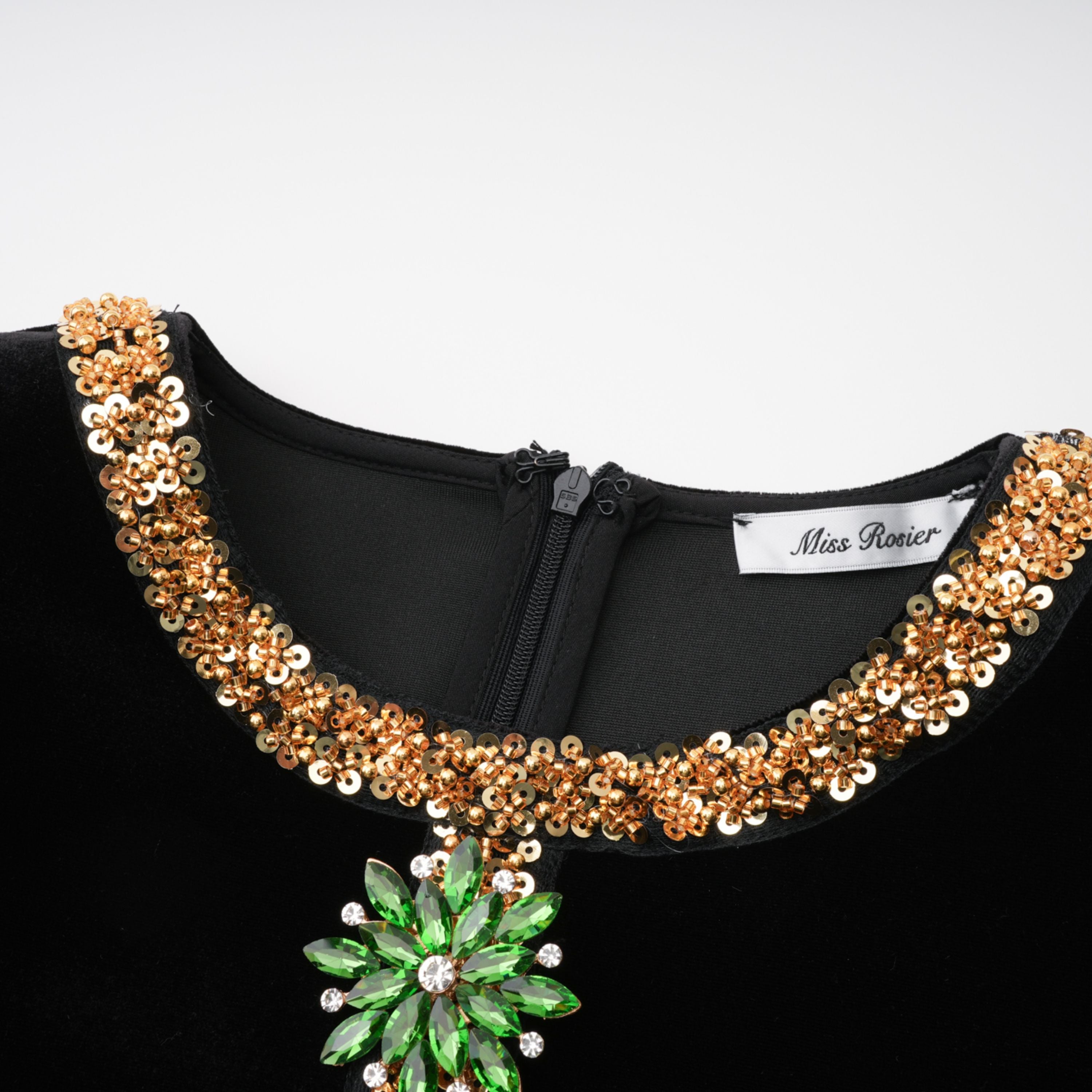 Verziertes Maxikleid aus Samt