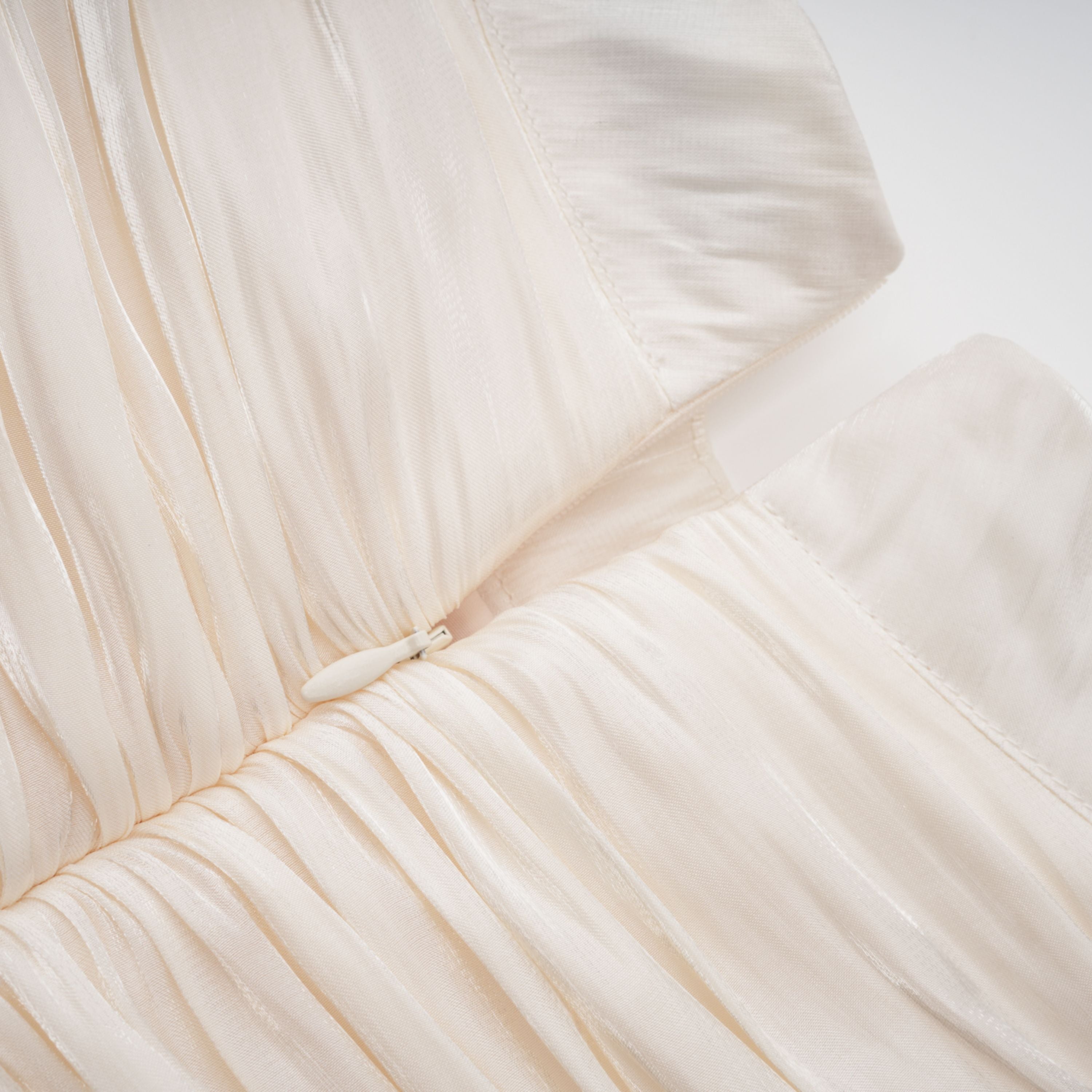 Gustave Neutraler Cape-Maxi-Rock mit Rüschen und Raffungen