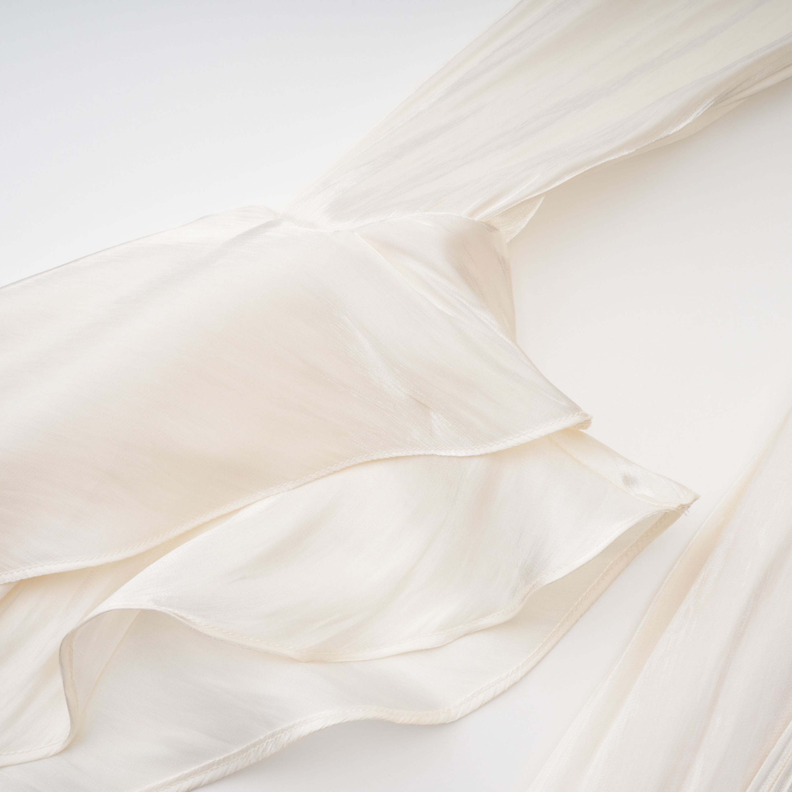 Gustave Neutraler Cape-Maxi-Rock mit Rüschen und Raffungen