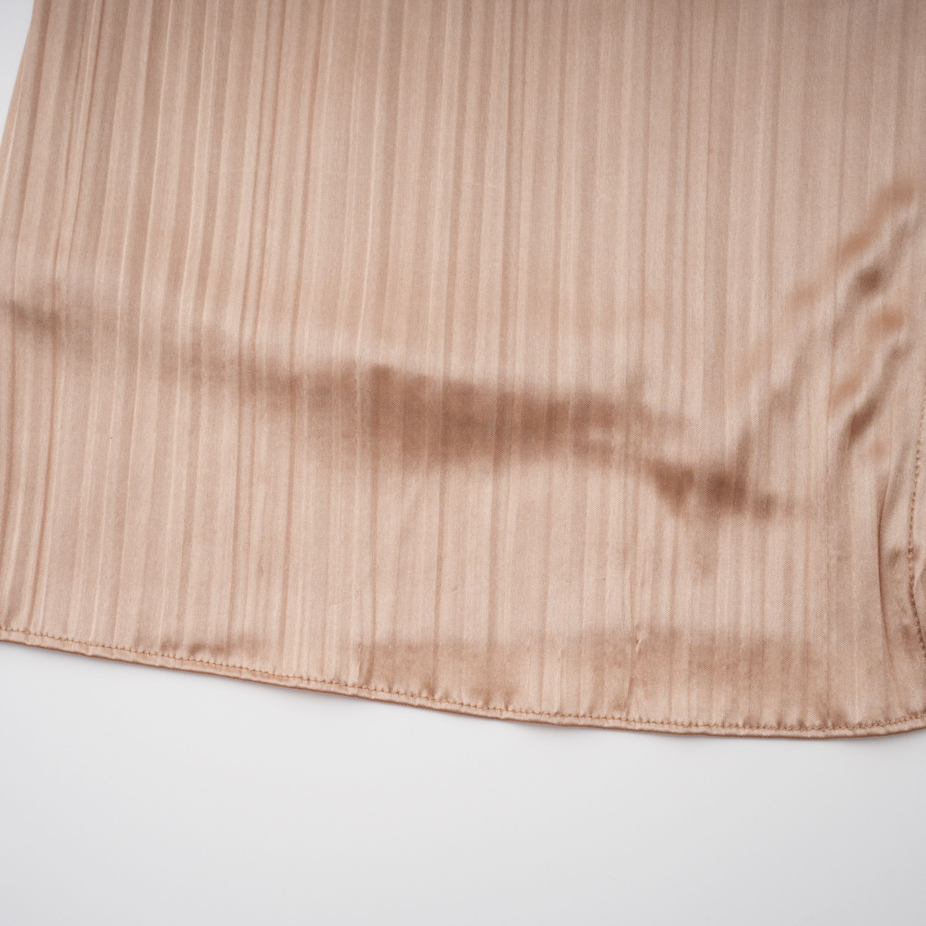 Nicoletta Gold Glänzendes Plissee-Korsett-Maxikleid