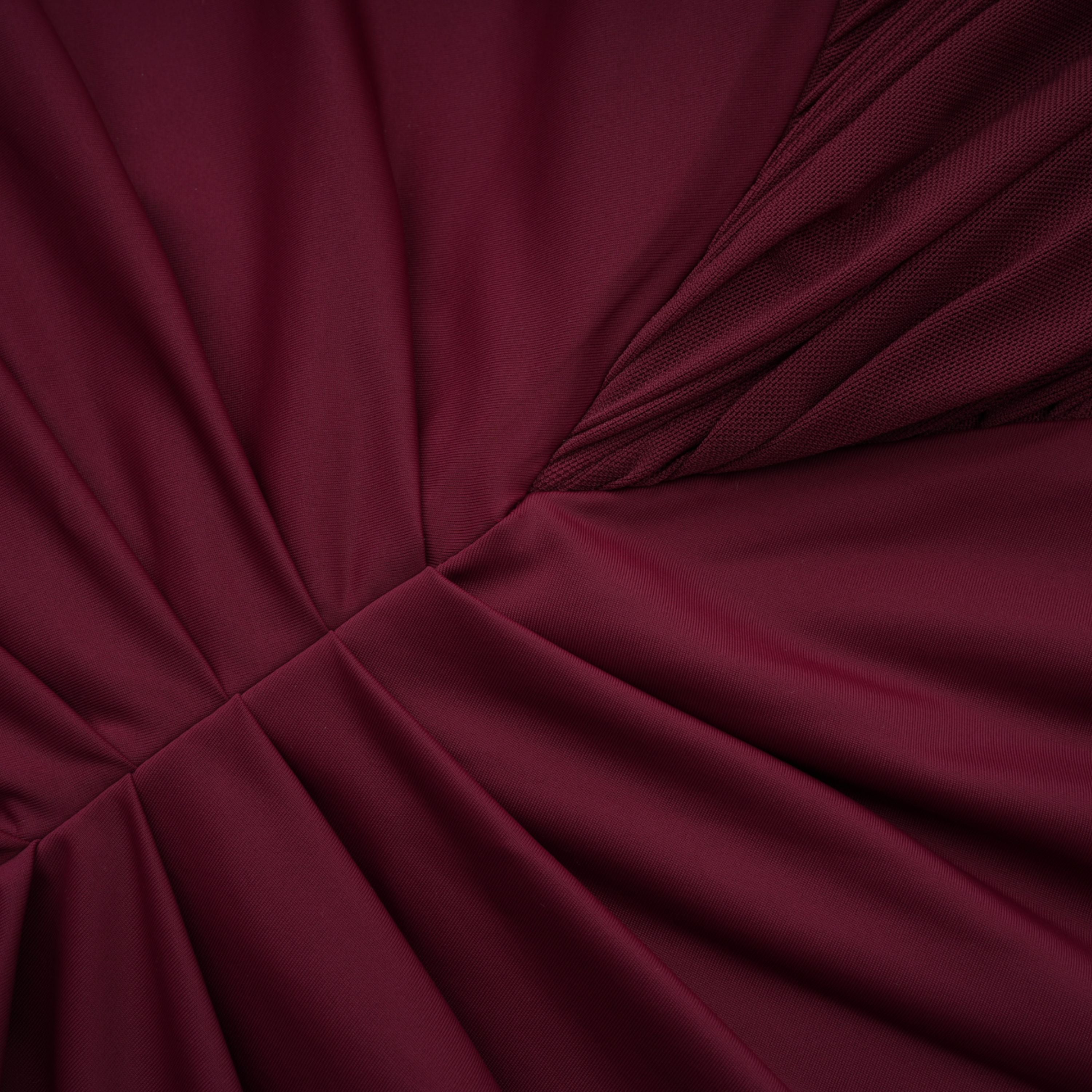 Eléa Rotes Maxikleid mit drapierten Schultern