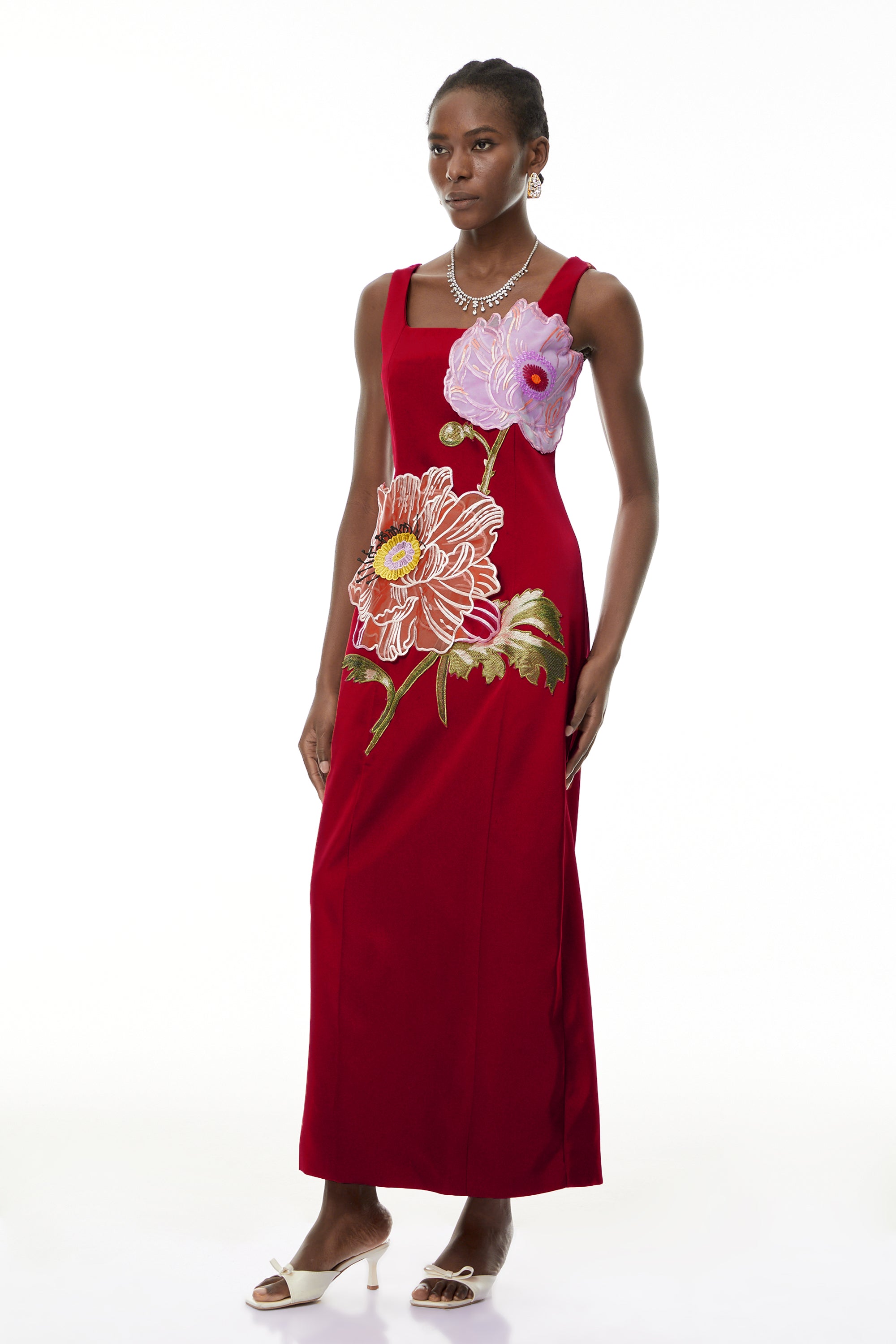 Damaris Rotes Maxikleid mit Blumenstickerei