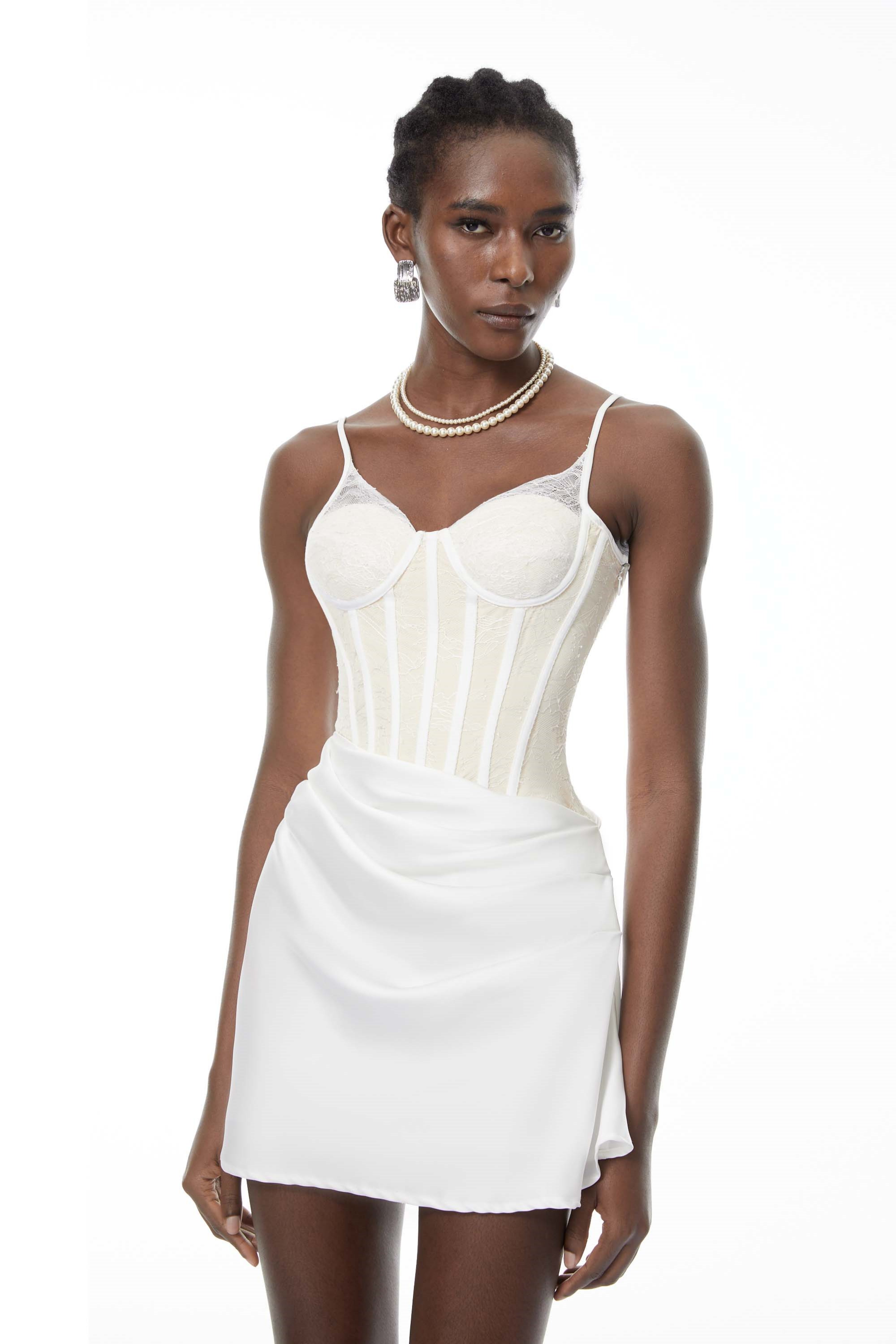 Eufrosina Weißes Bodycon-Minikleid mit Spitzenbesatz