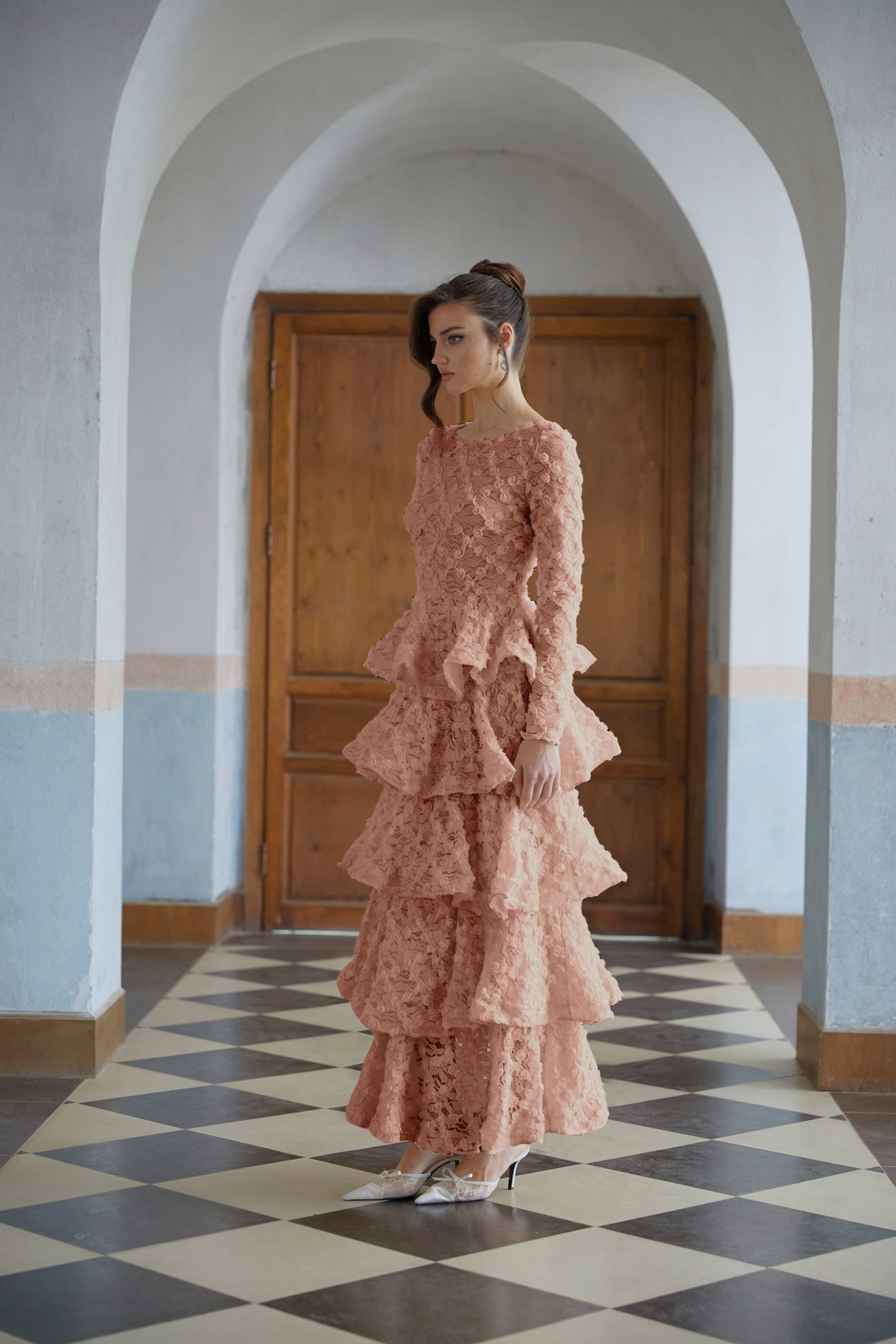 Halla Pink Stufenkleid aus floraler Spitze