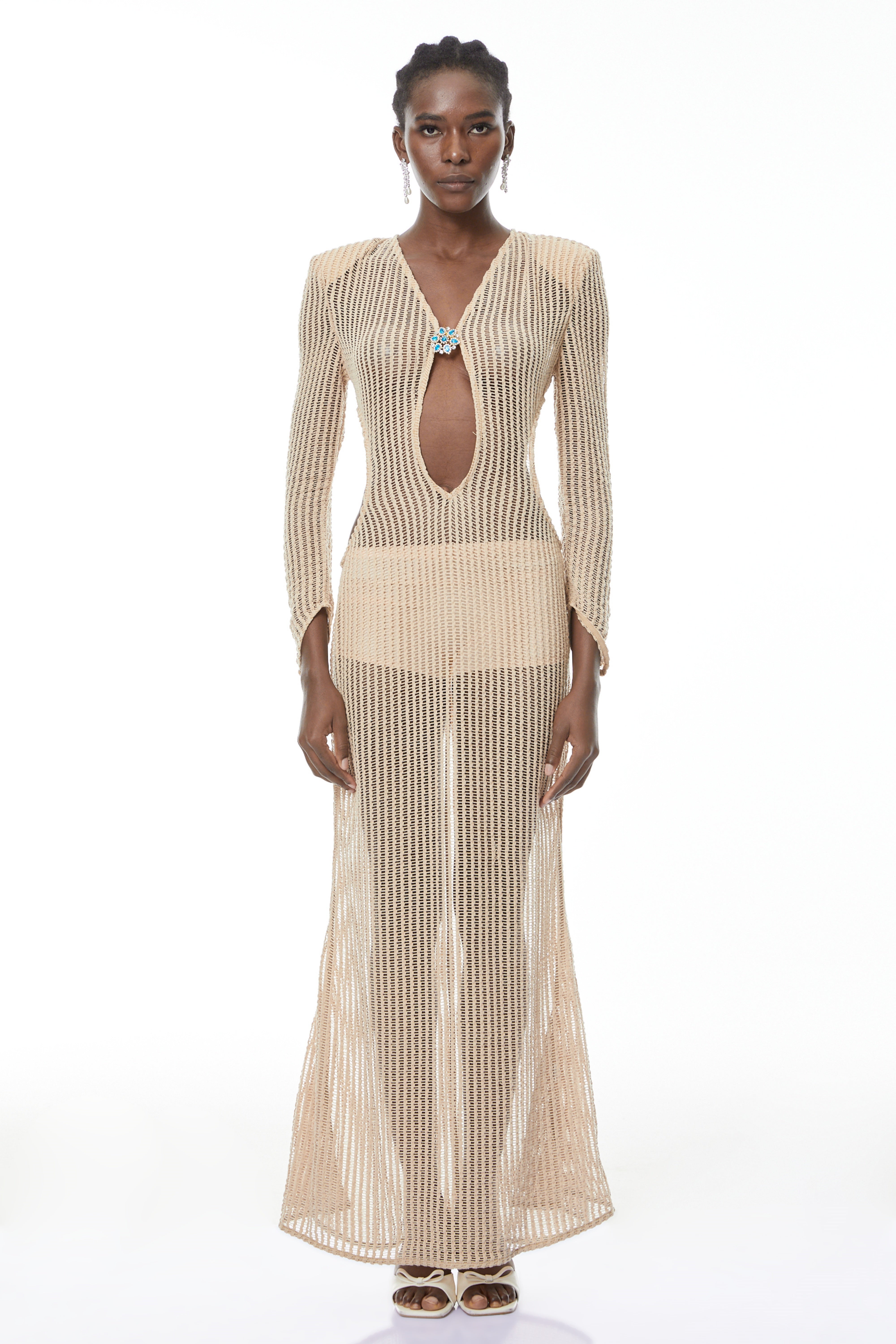 Martina Neutrales Maxikleid aus Häkelstoff mit Cut-Out-Detail