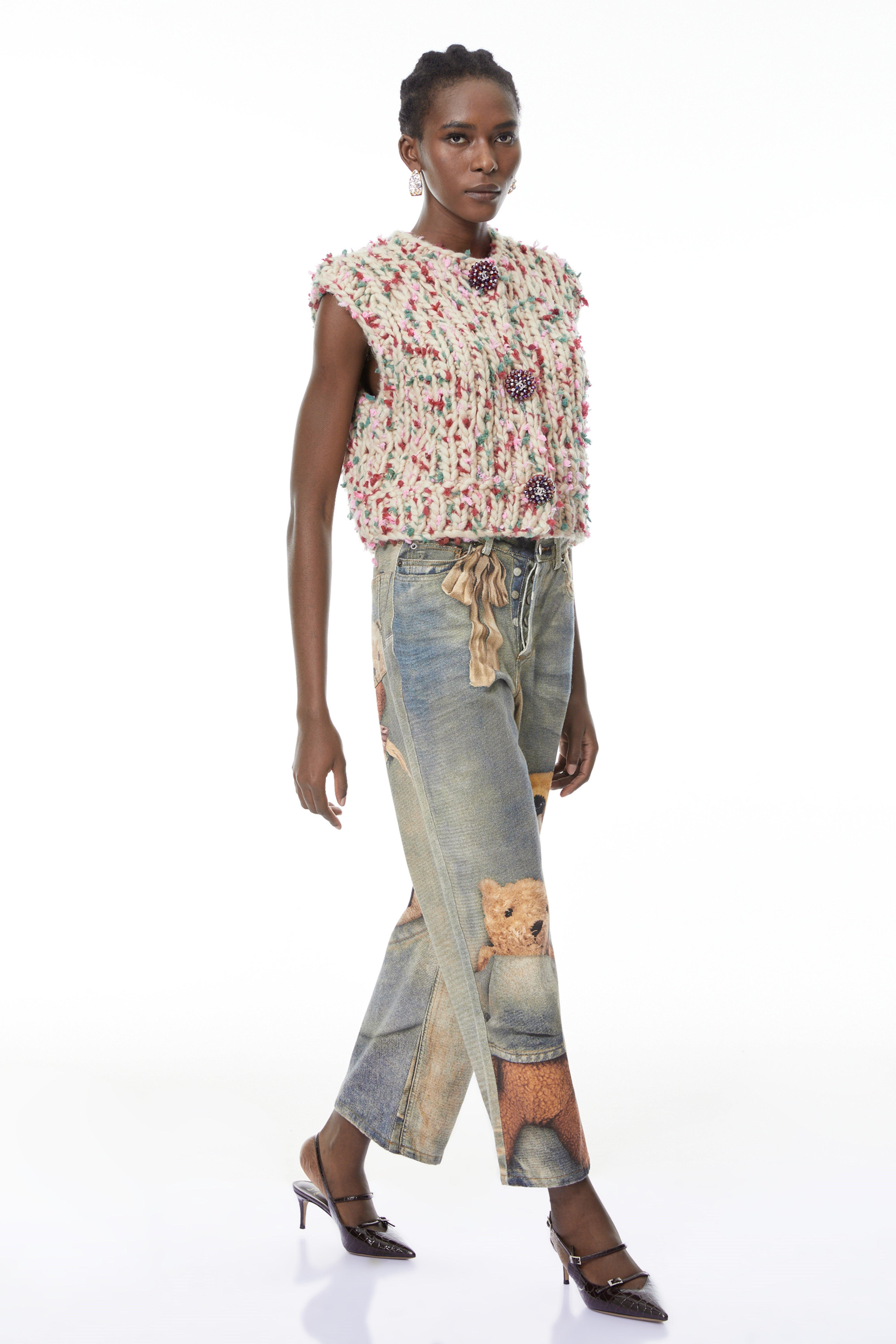 Mélisande Neutrale Strickweste mit Blumenmuster