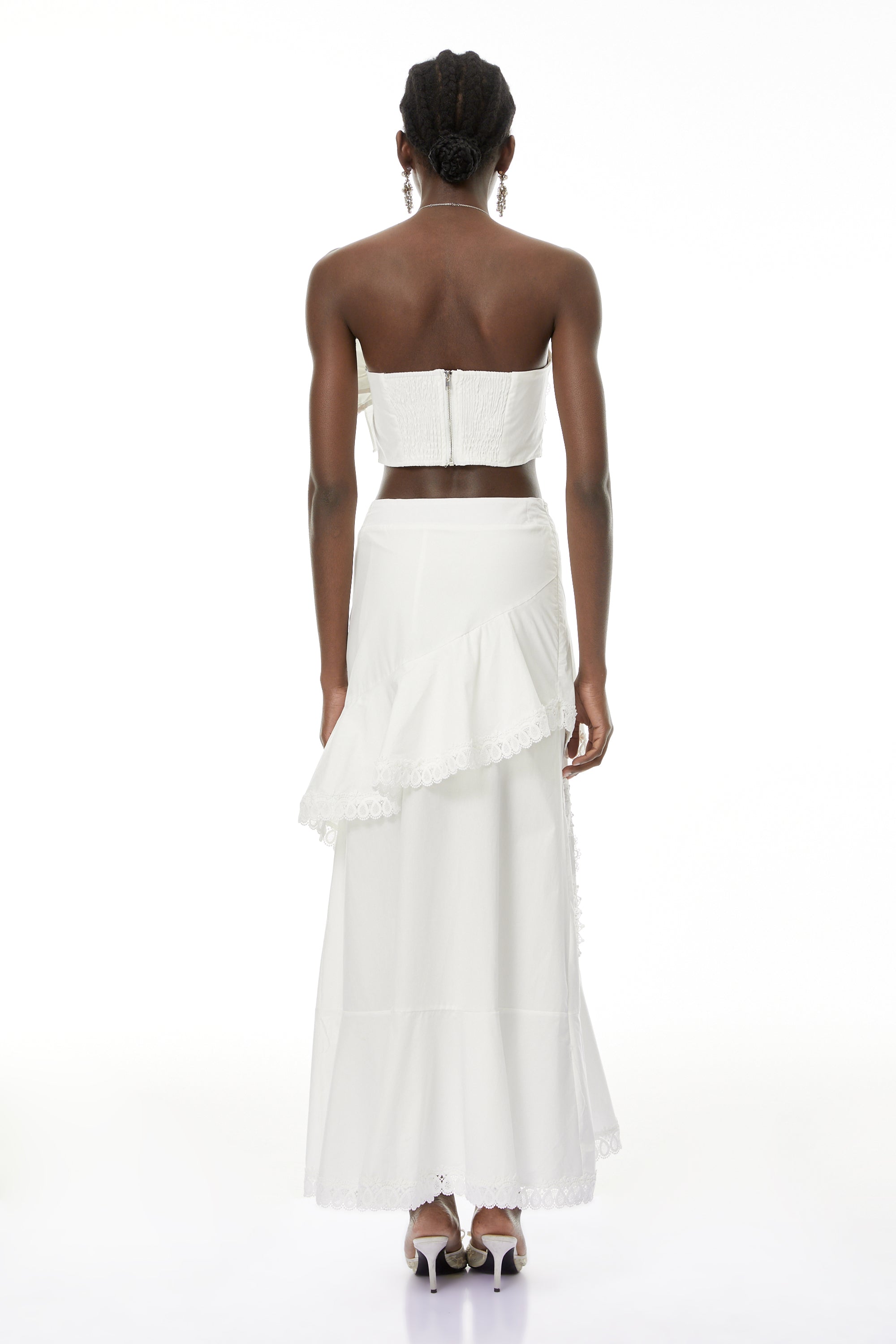 Nonhle Weißes Oberteil mit Blumenapplikation und Rock im Set