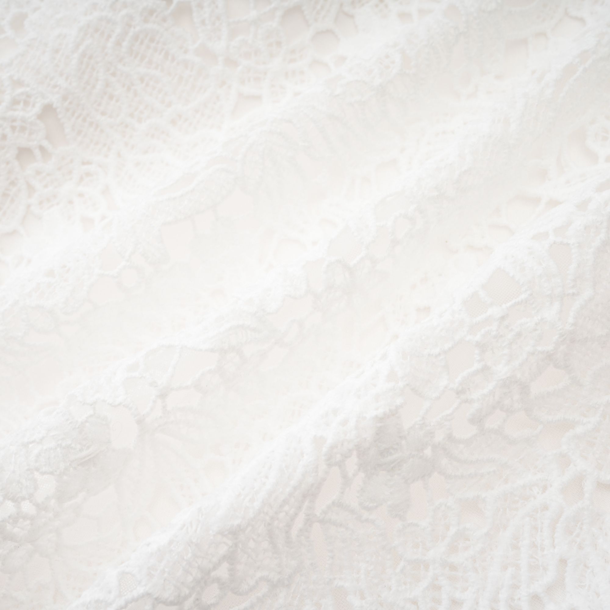 Cyrielle Mini-Kleid mit Spitzenverzierung und Stufenrock