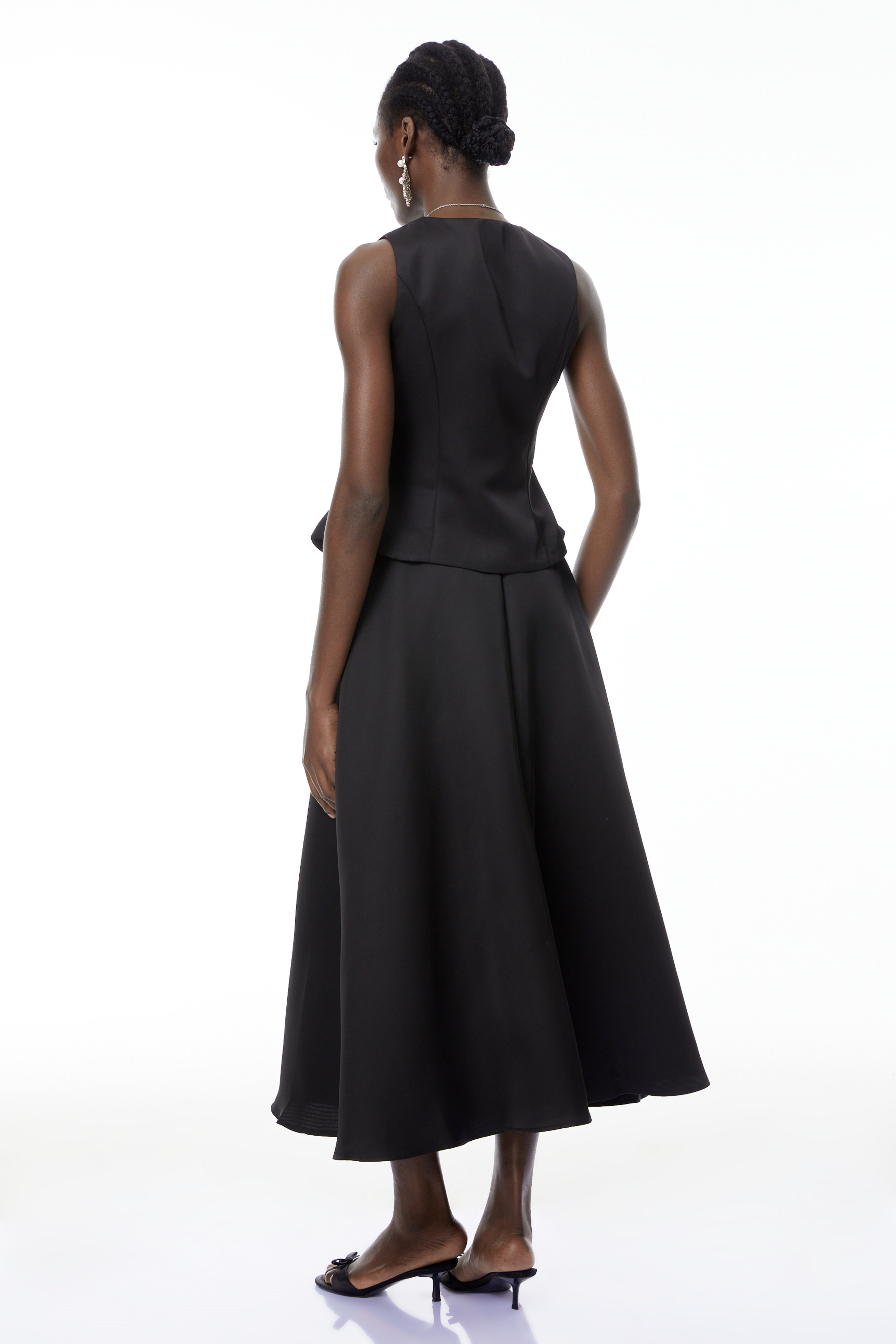 Wilhelmine Schwarzes verziertes Oberteil & Rock-Set