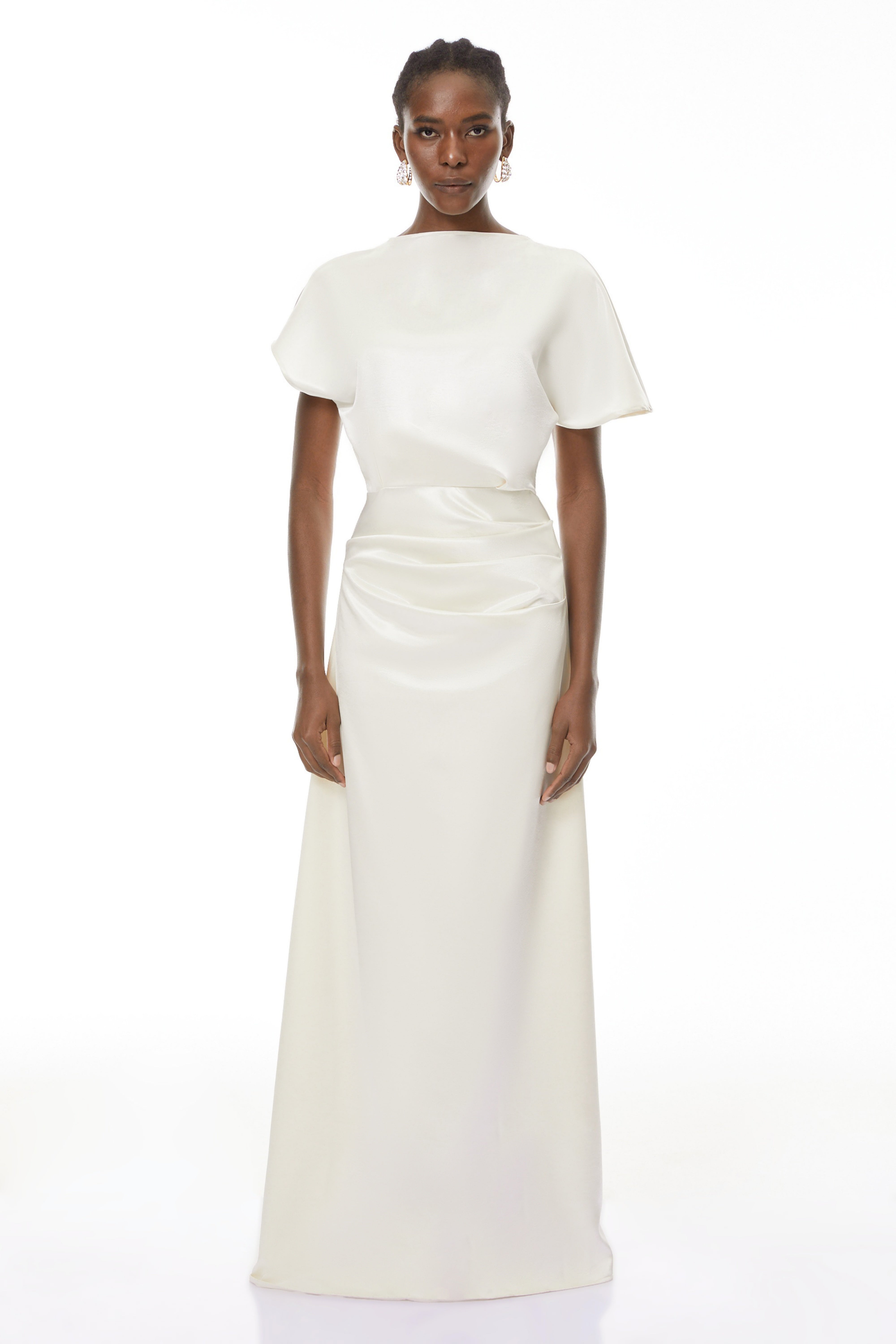 Zuzanna White Asymmetrisches glänzendes Maxikleid