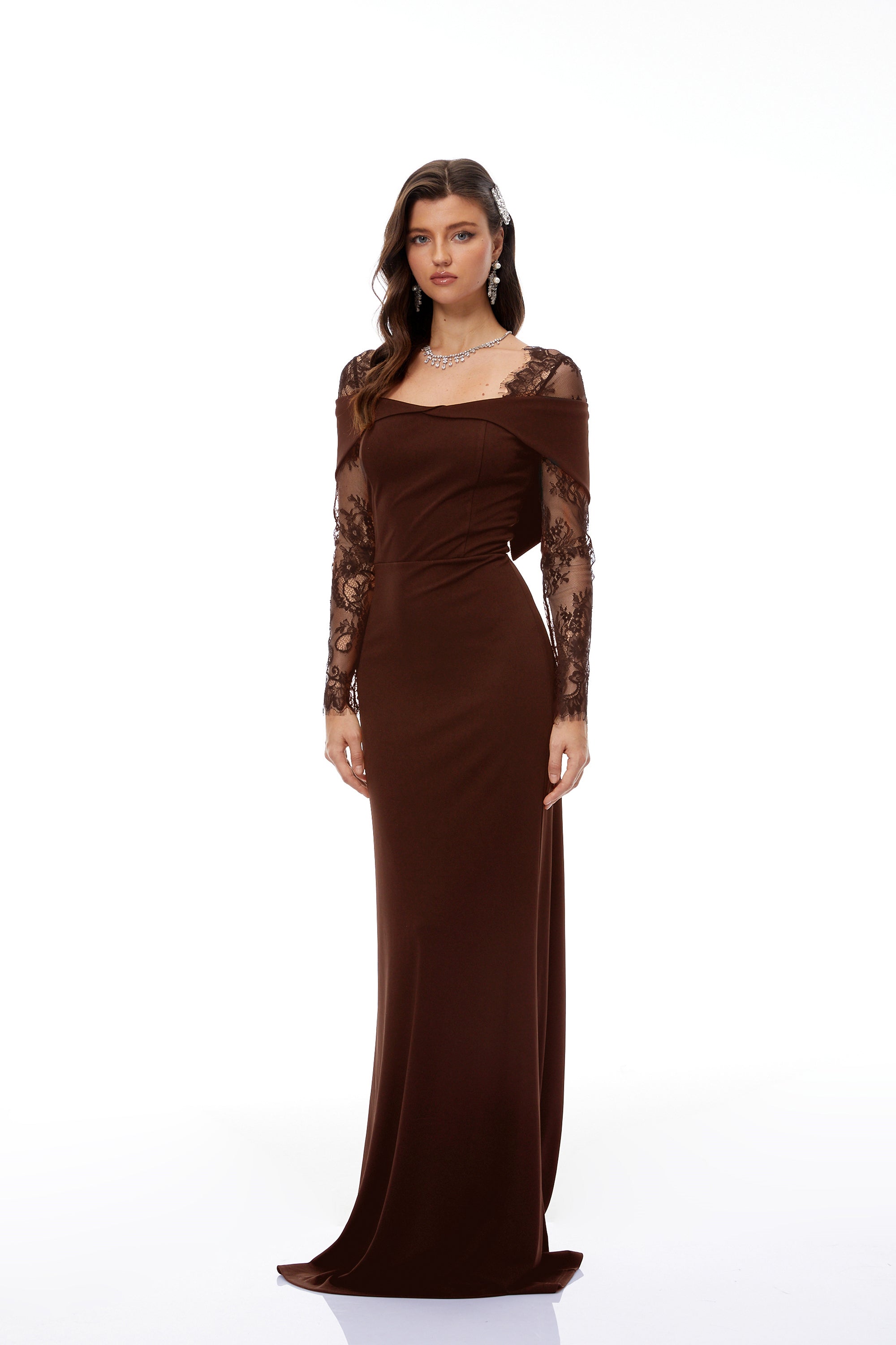 Georgiana Brown Spitzen-Maxikleid mit ausgestelltem Rock