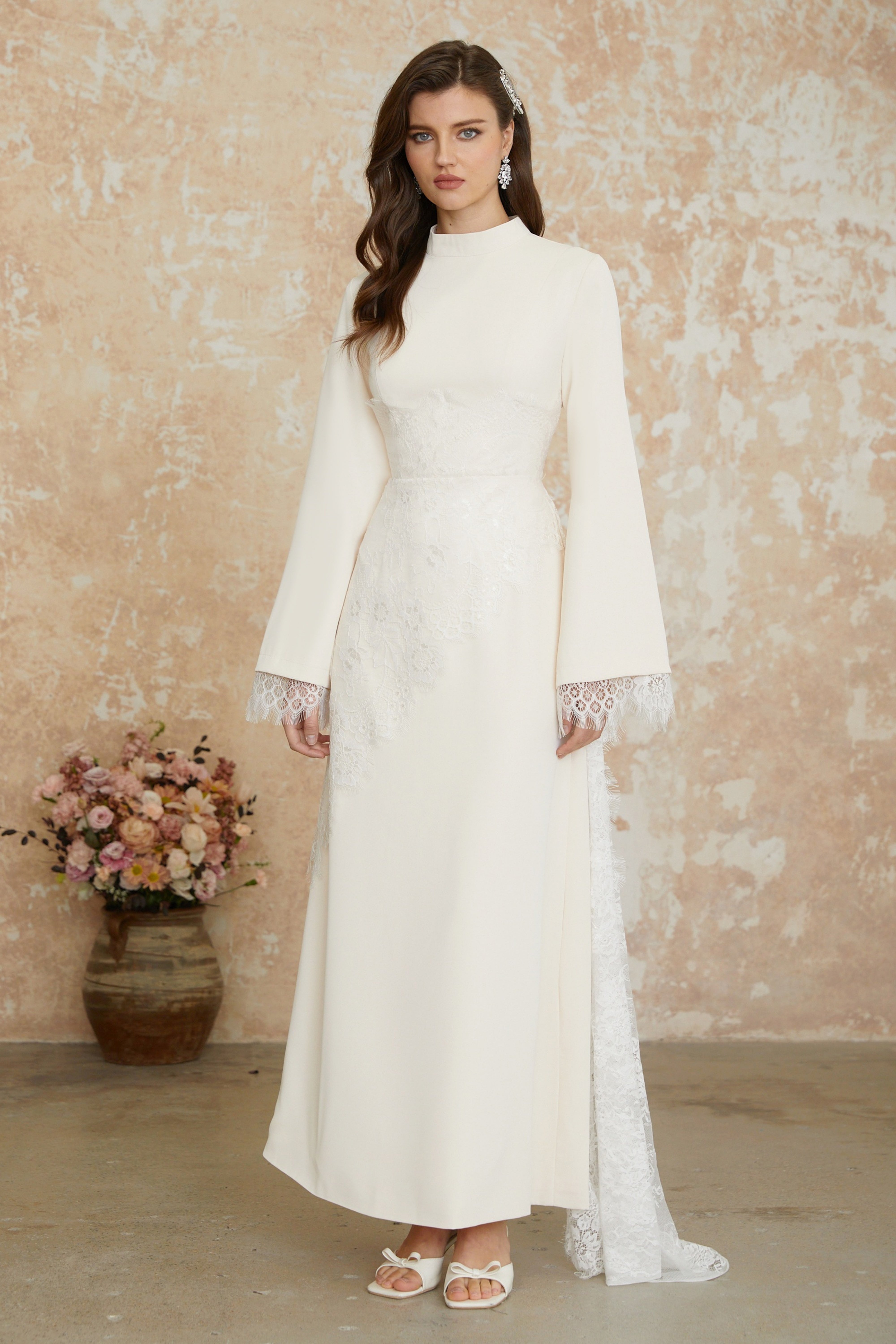 Aurora Weißes Maxikleid mit floraler Spitze