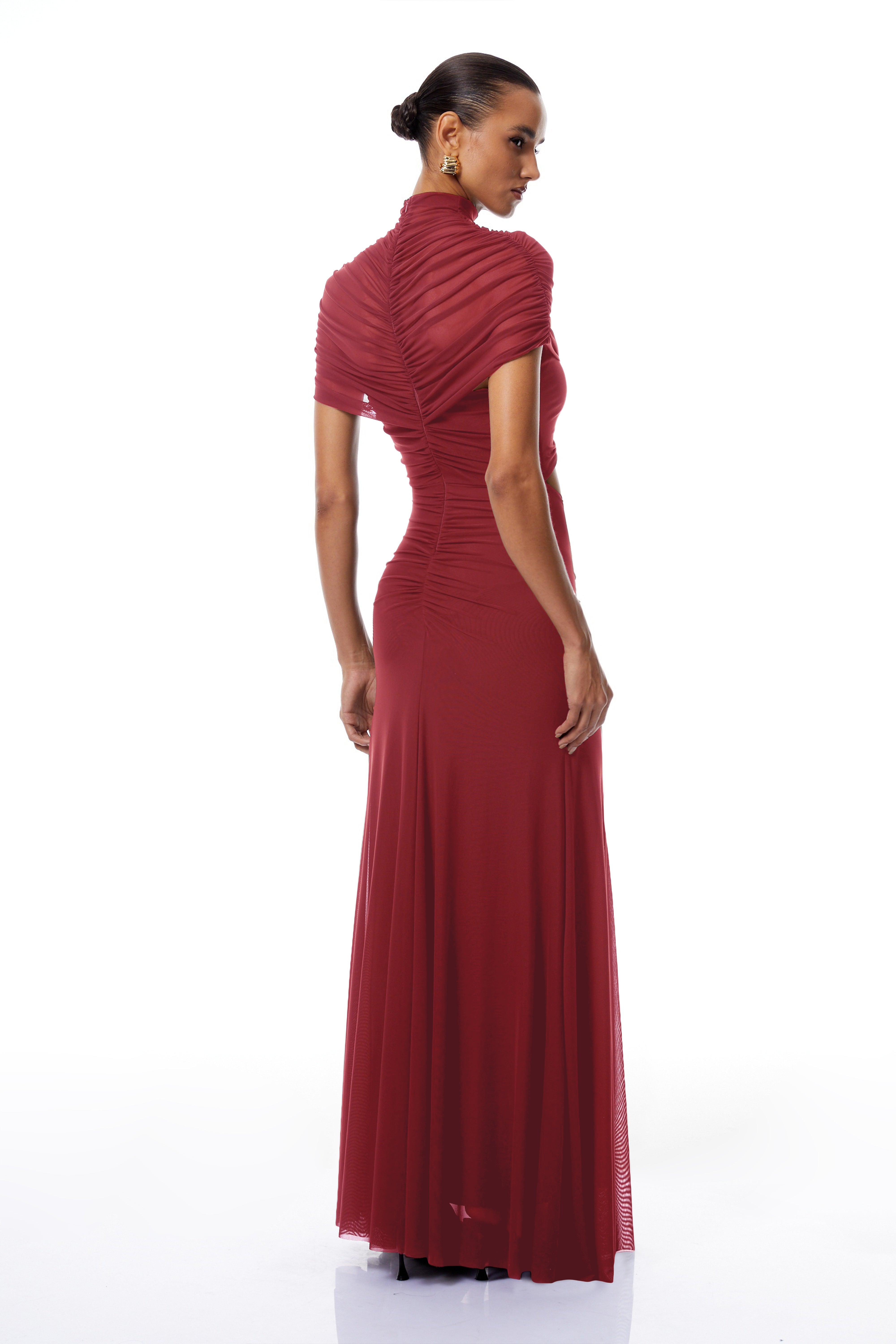 Bruna Rotes Maxikleid aus Mesh mit Cut-Outs und Rüschen