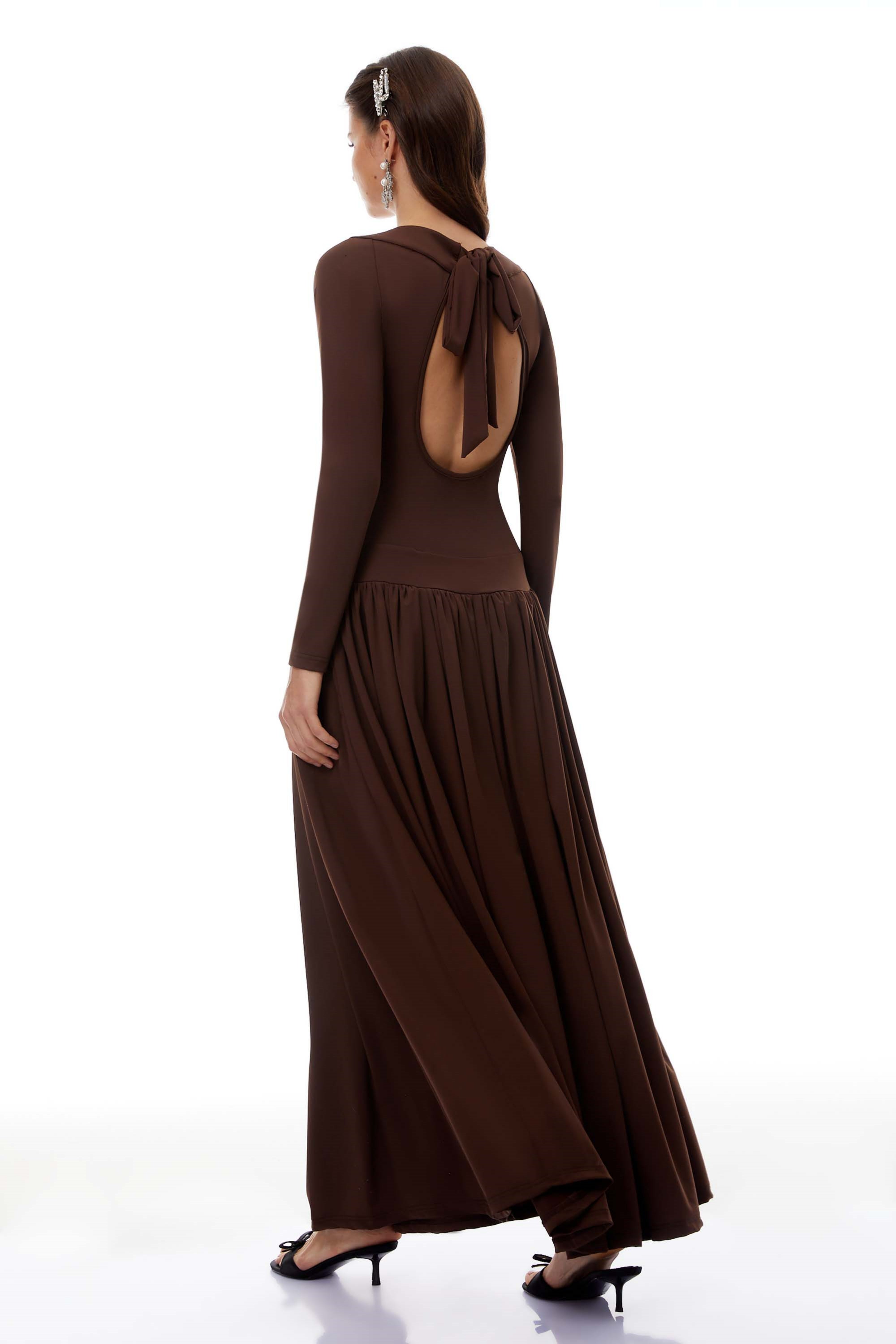 Campagne Brown Maxikleid mit Rückenausschnitt und Raffungen