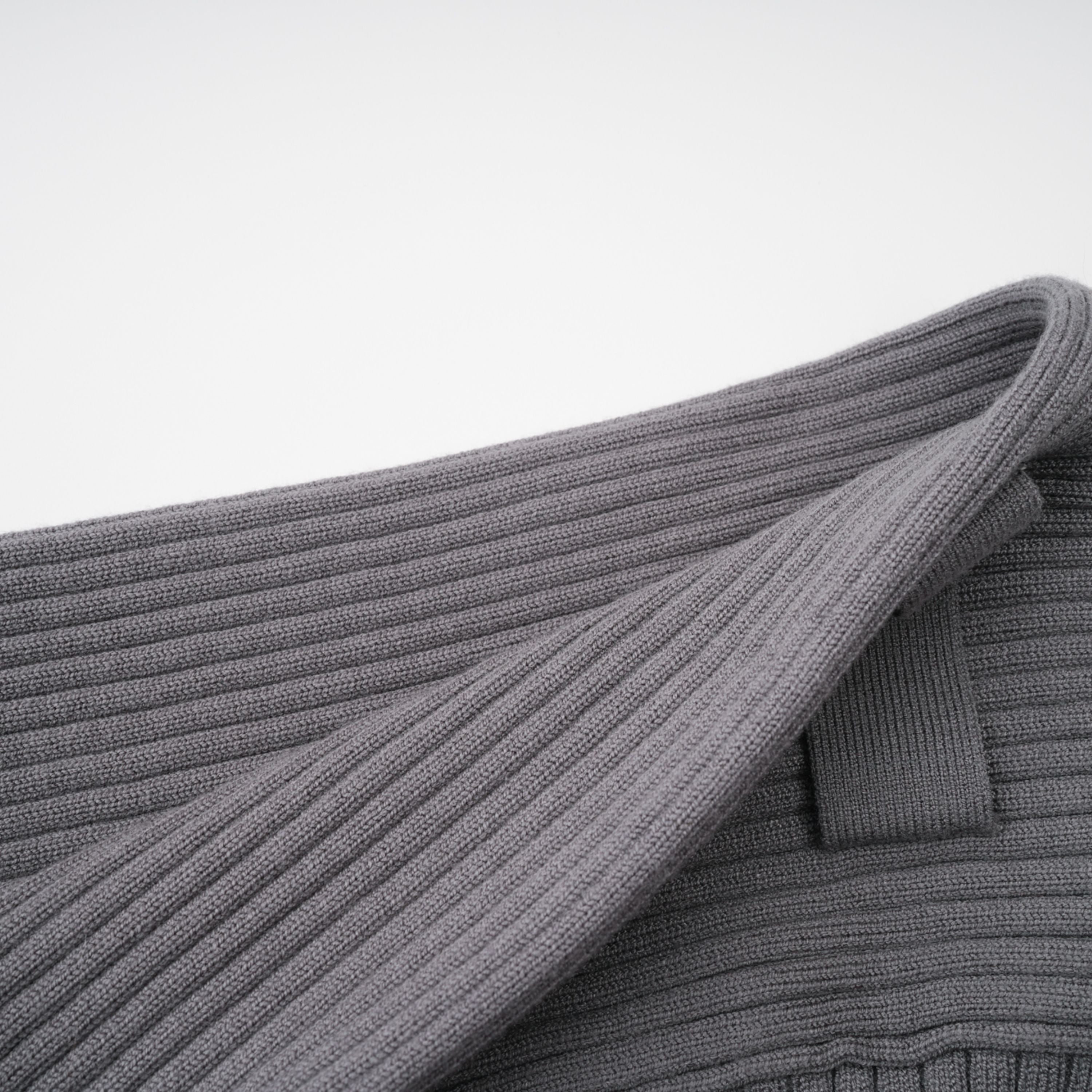 Claire Grey geripptes Strick-Body- und Hosen-Set