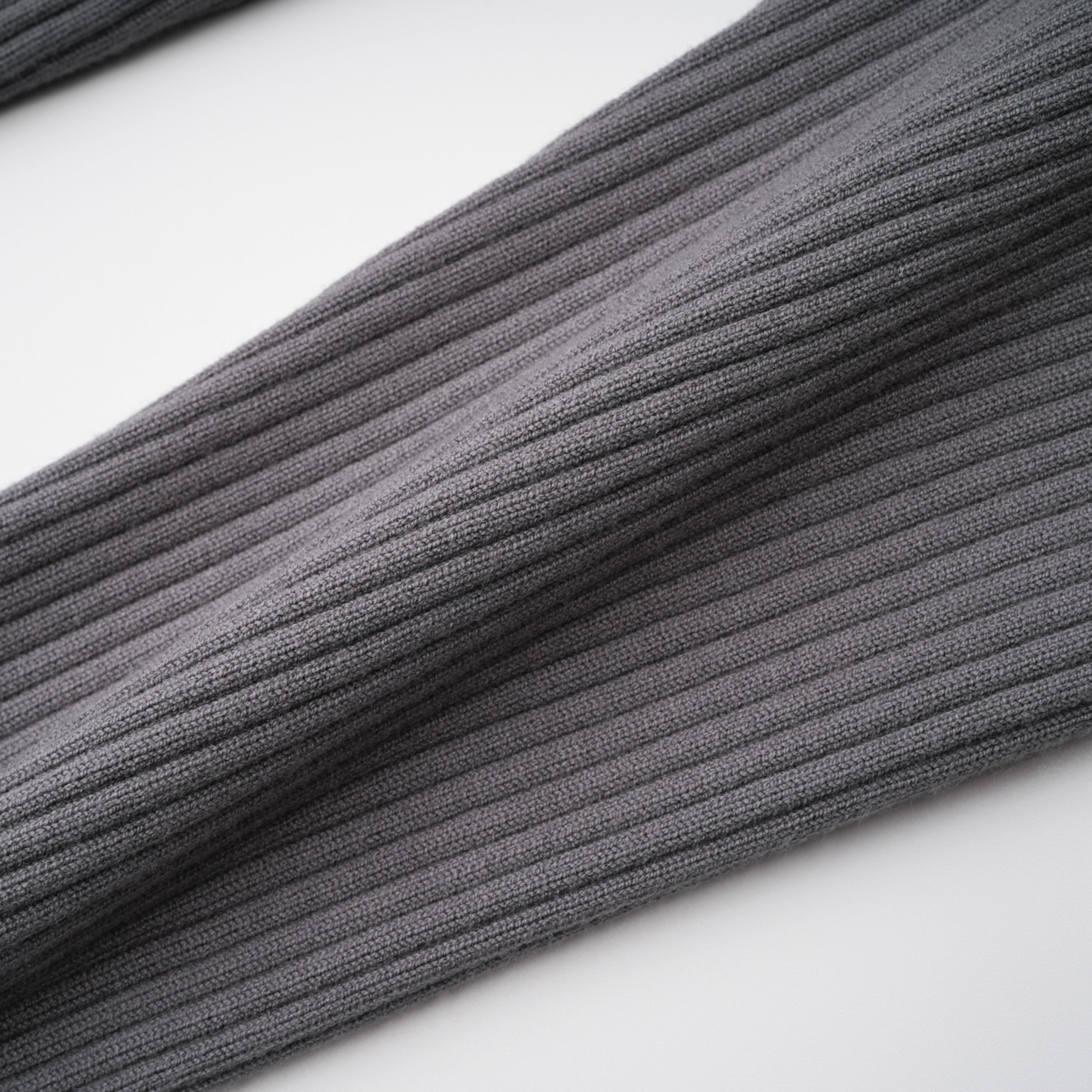 Claire Grey geripptes Strick-Body- und Hosen-Set