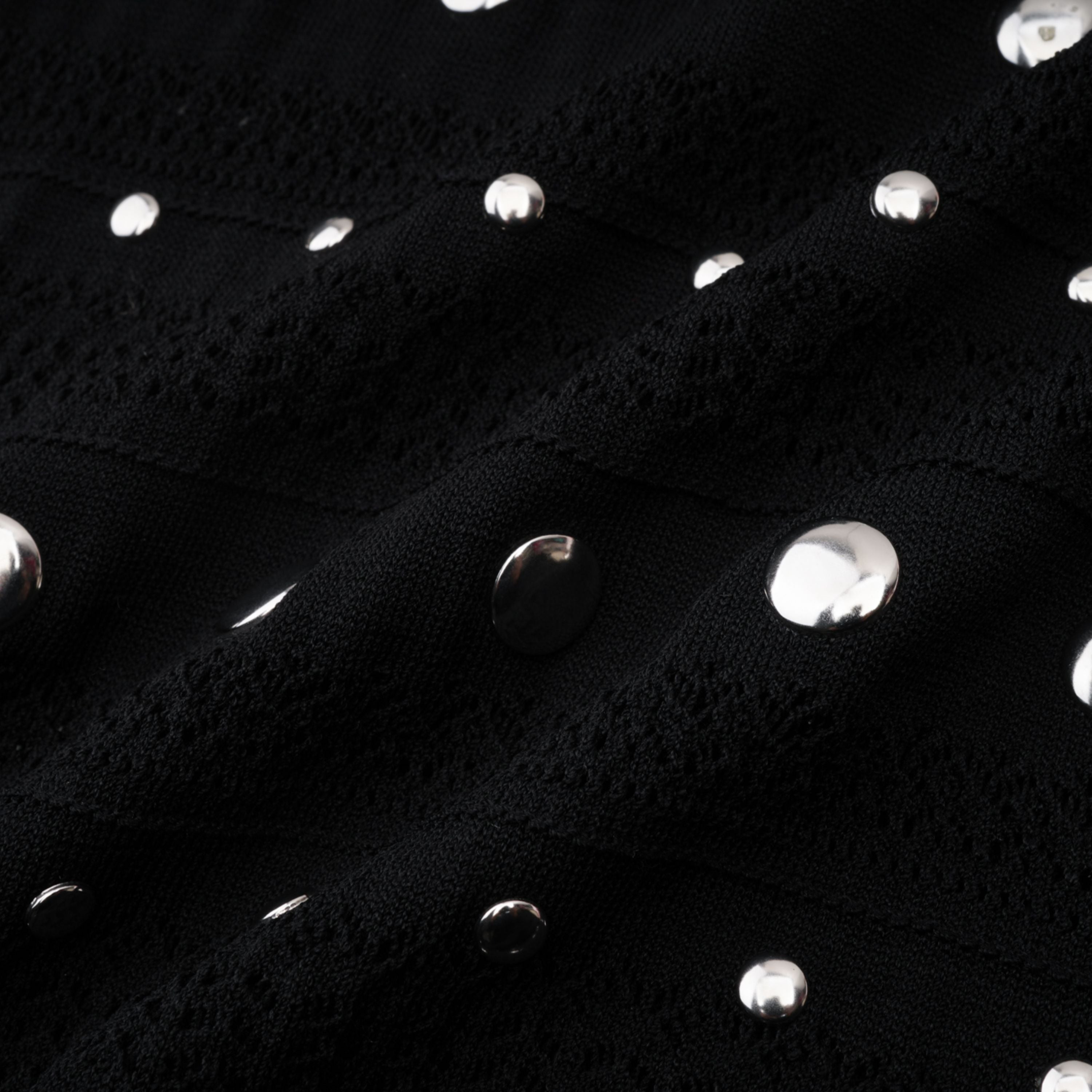 Chloé Schwarzes Midikleid mit langen Ärmeln, Nieten und Häkelstrick