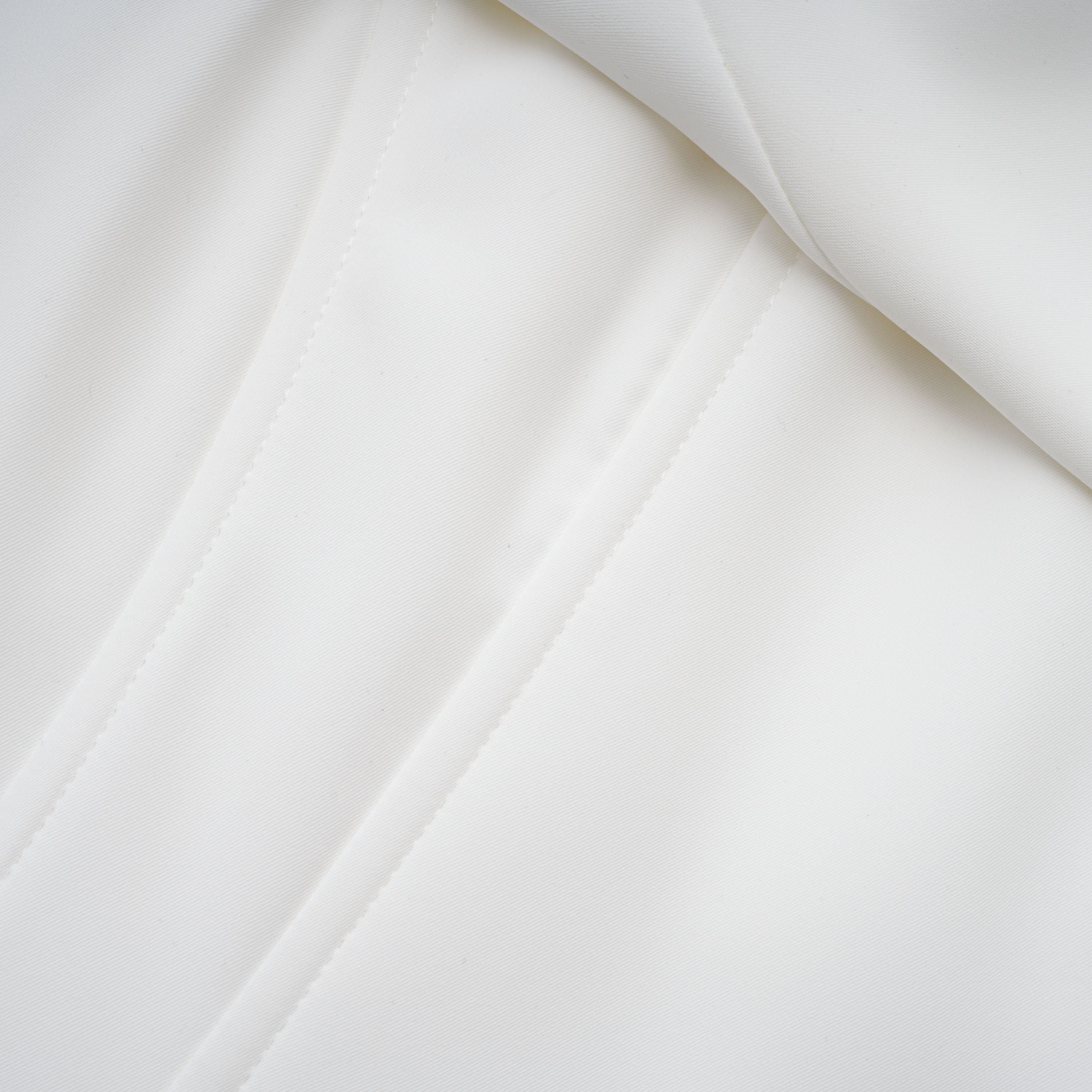 Solara Weißes Midikleid mit Drapierung