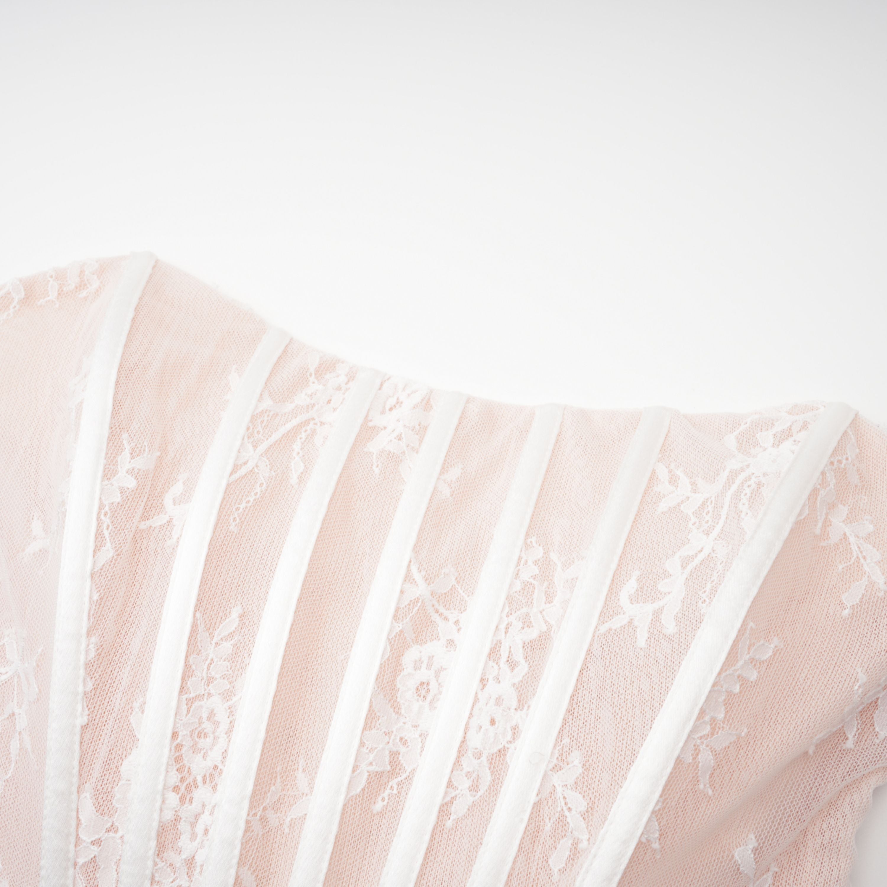 Margherita Weißes Spitzenkleid mit Blumenmuster & Rock-Set