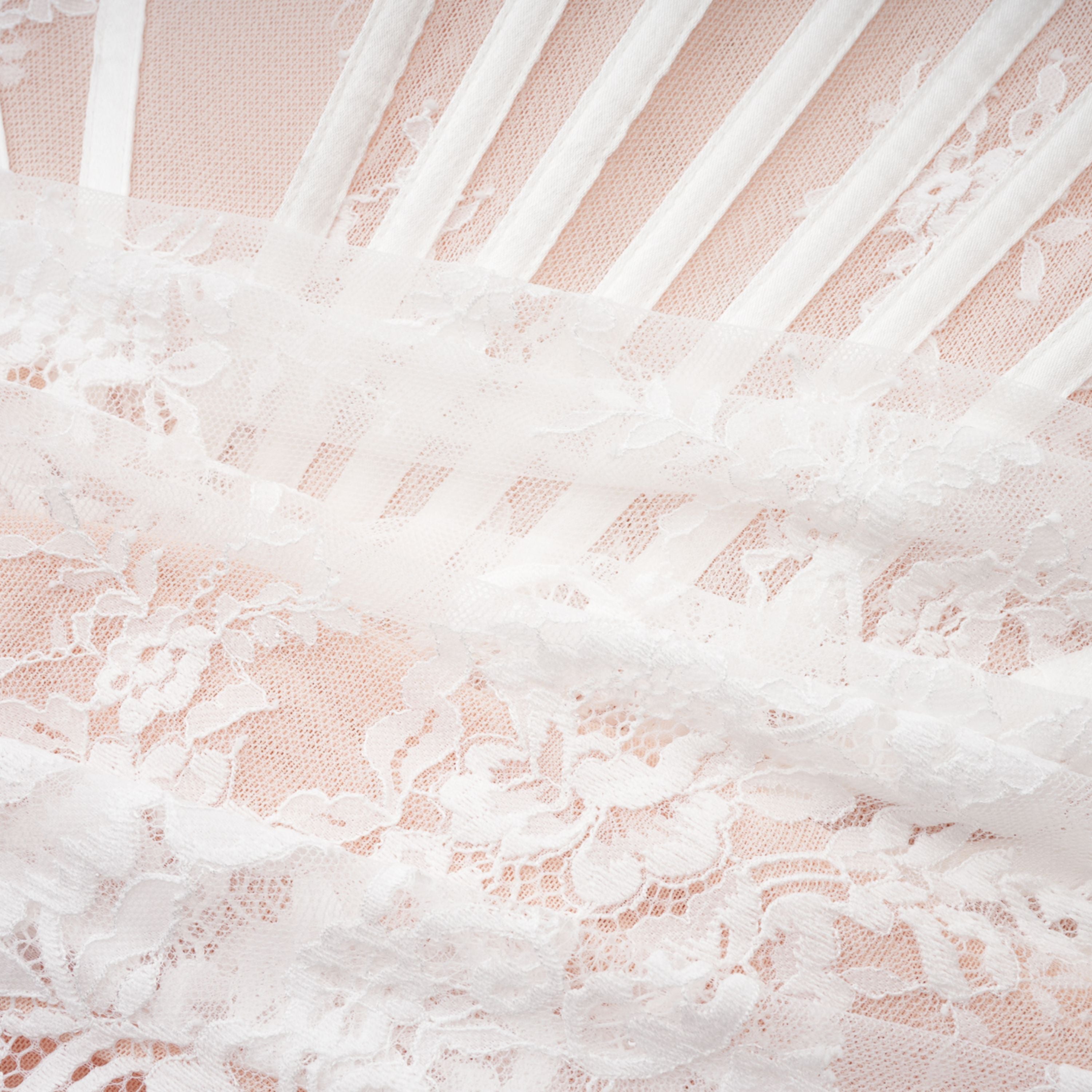 Margherita Weißes Spitzenkleid mit Blumenmuster & Rock-Set