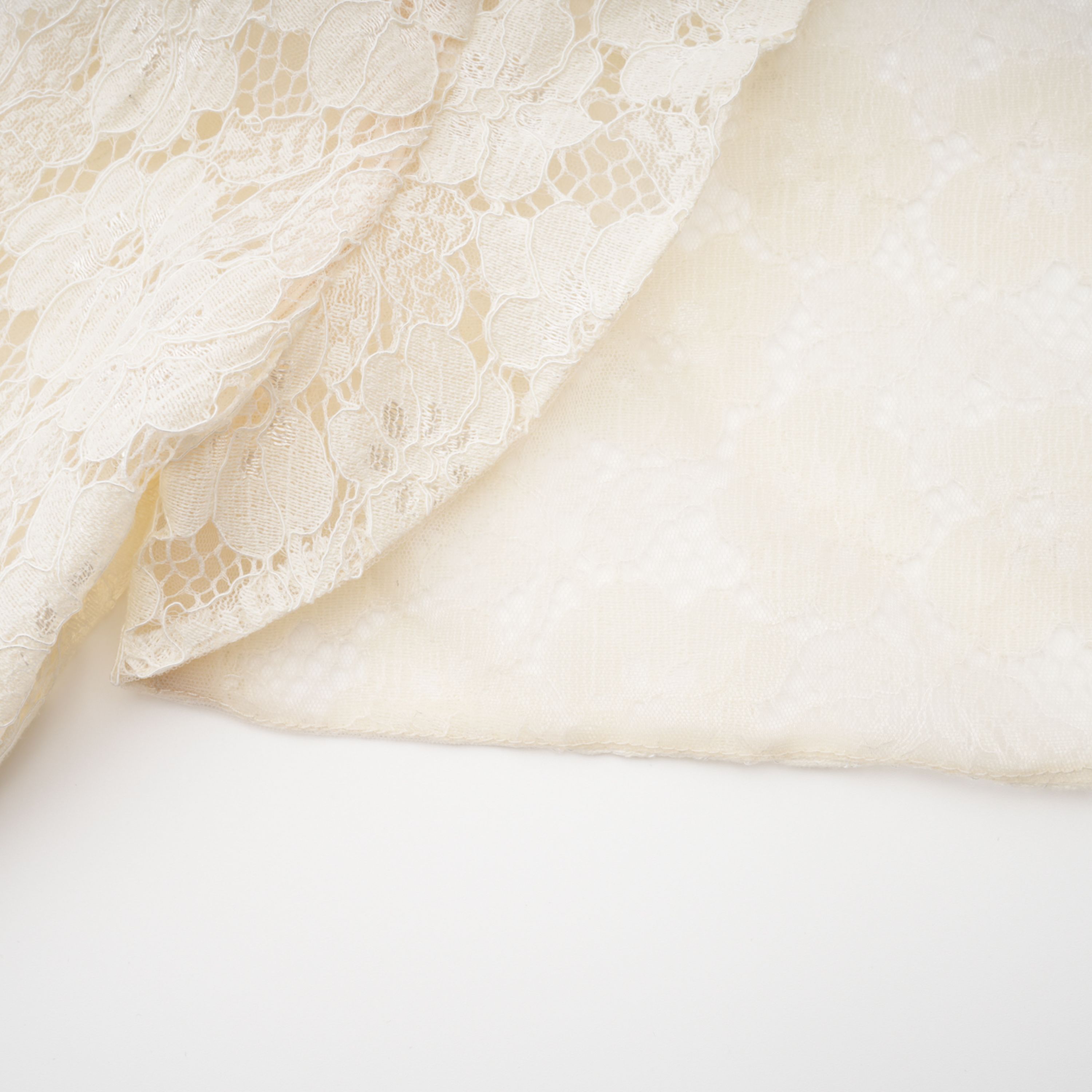 Celina Maxikleid aus weißer Spitze mit Korsett