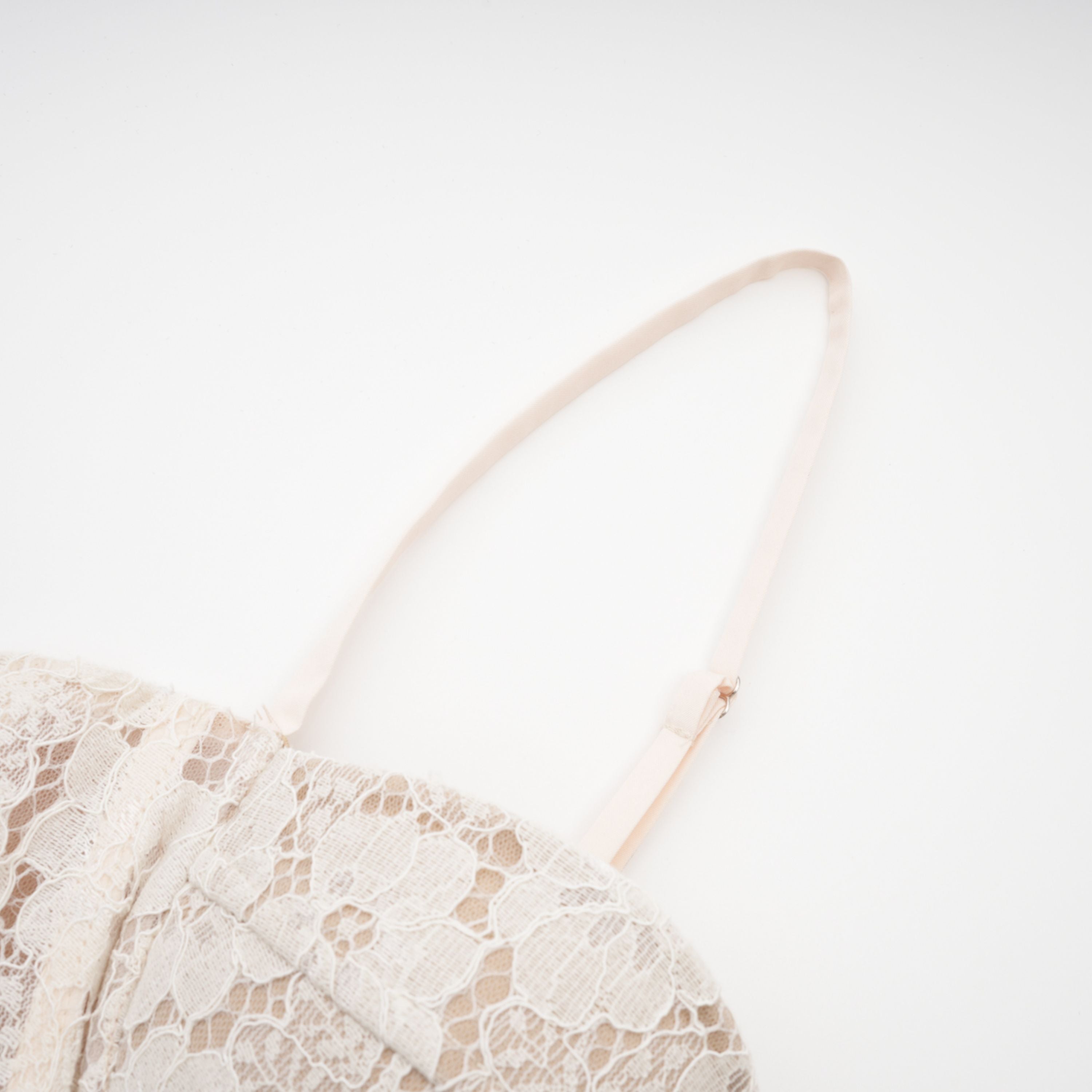 Celina Maxikleid aus weißer Spitze mit Korsett