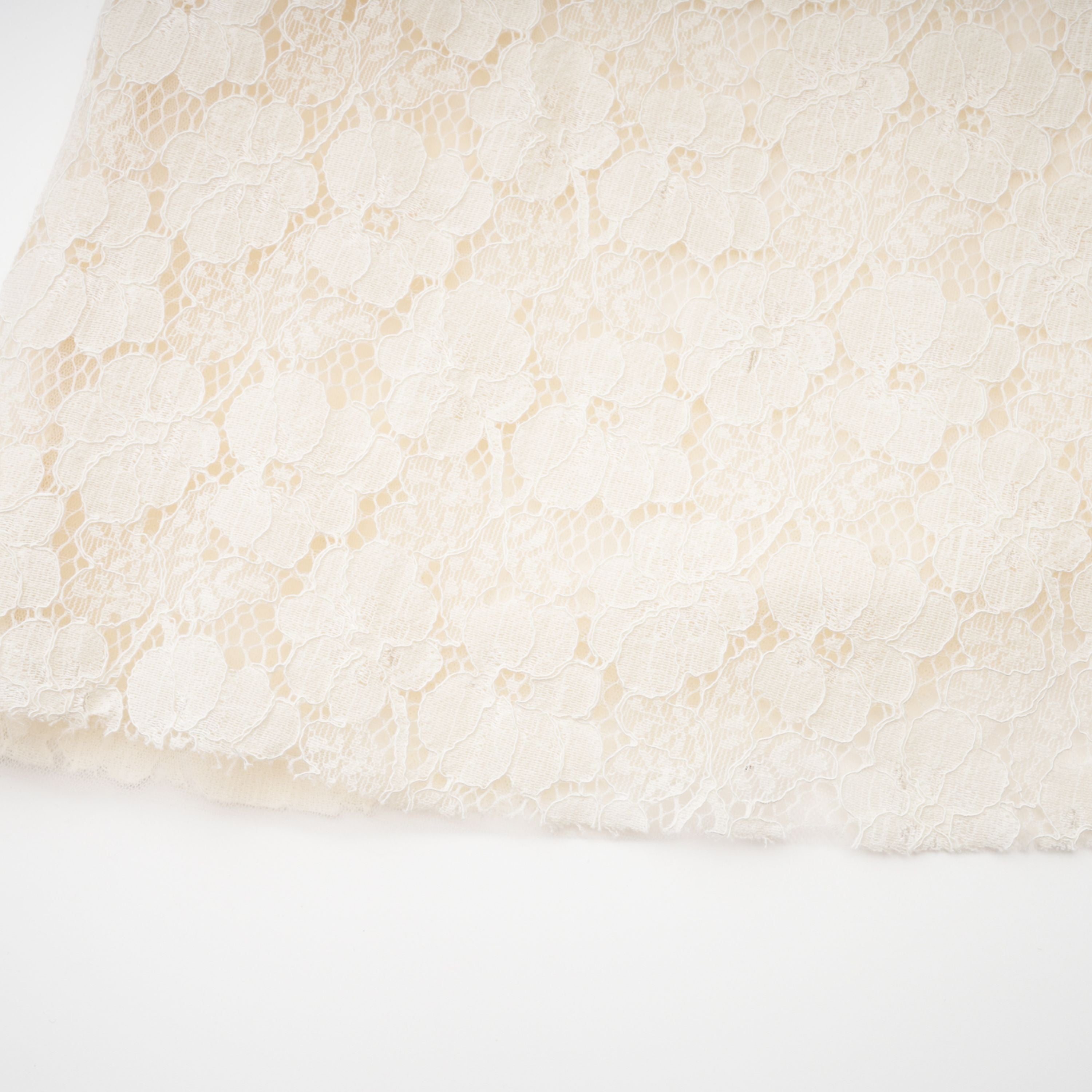 Celina Maxikleid aus weißer Spitze mit Korsett