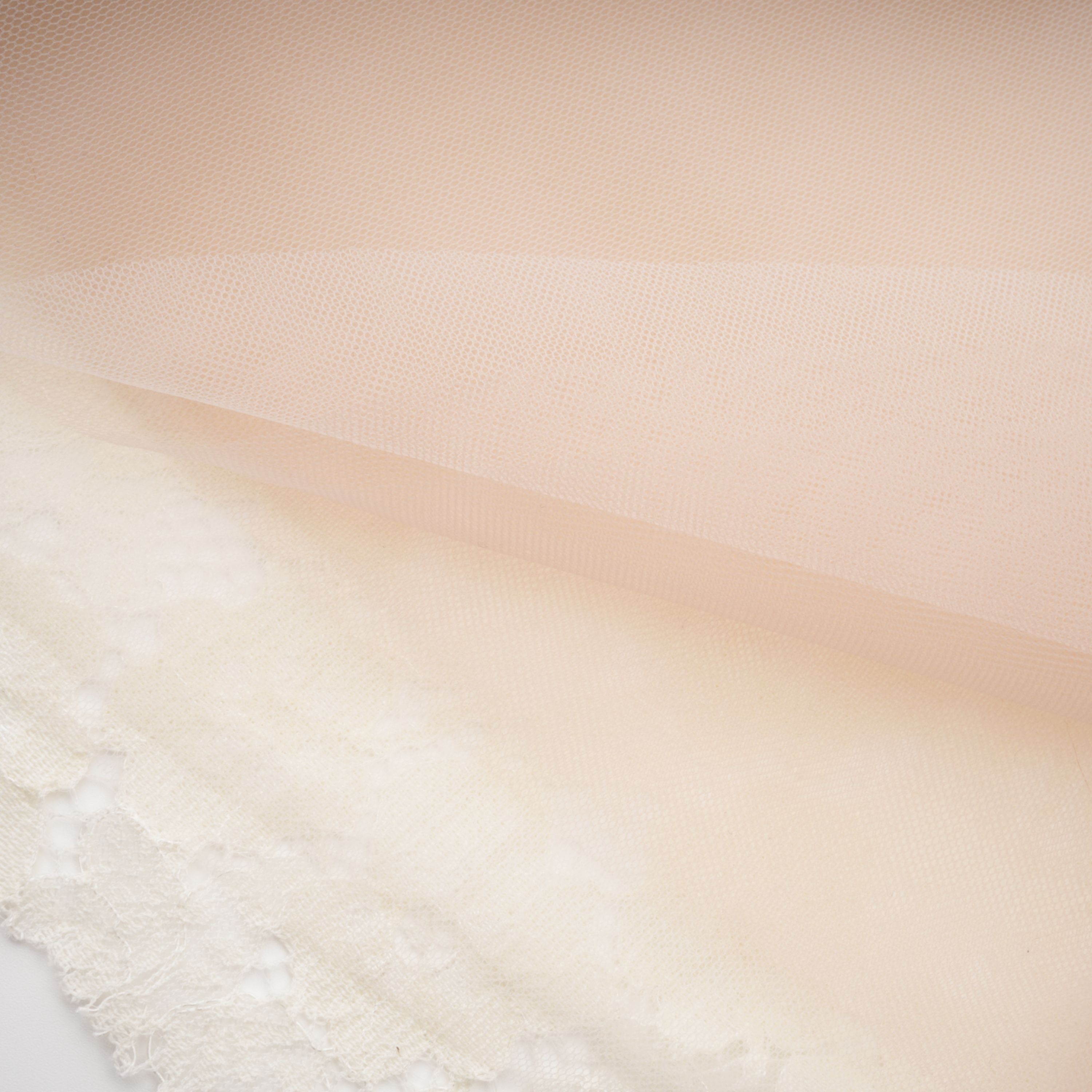 Celina Maxikleid aus weißer Spitze mit Korsett