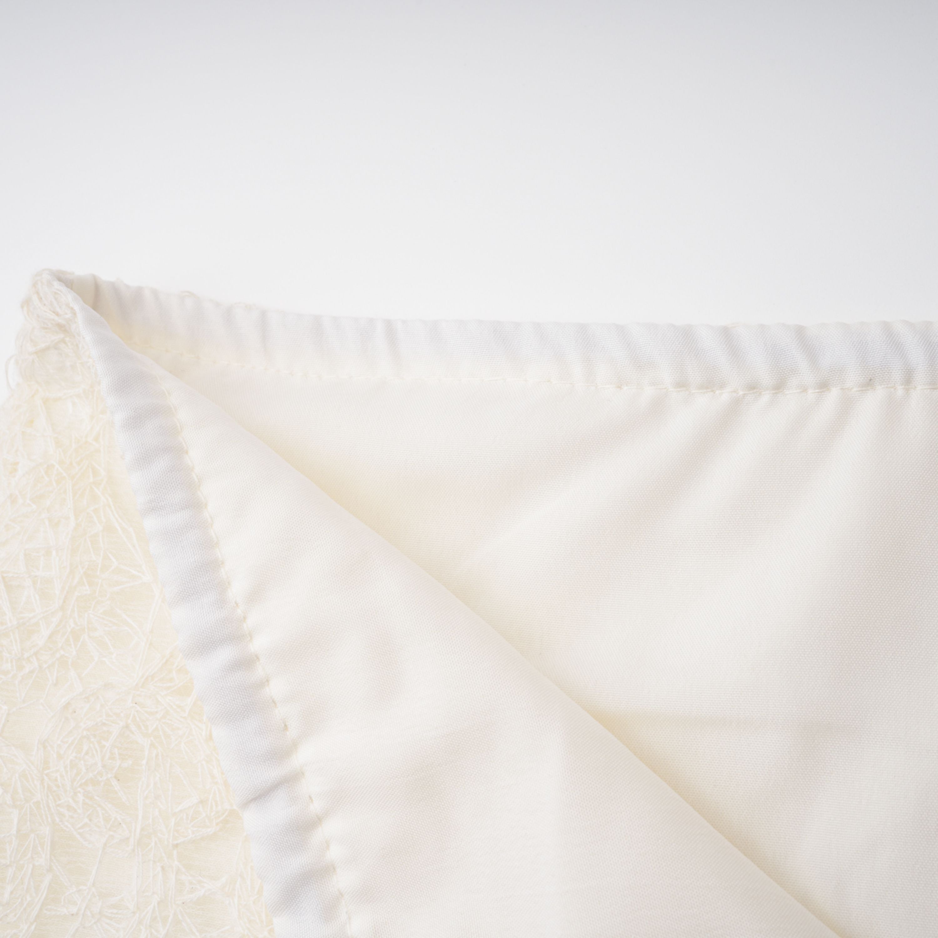 Weißes Spitzenblusen- und Rock-Set