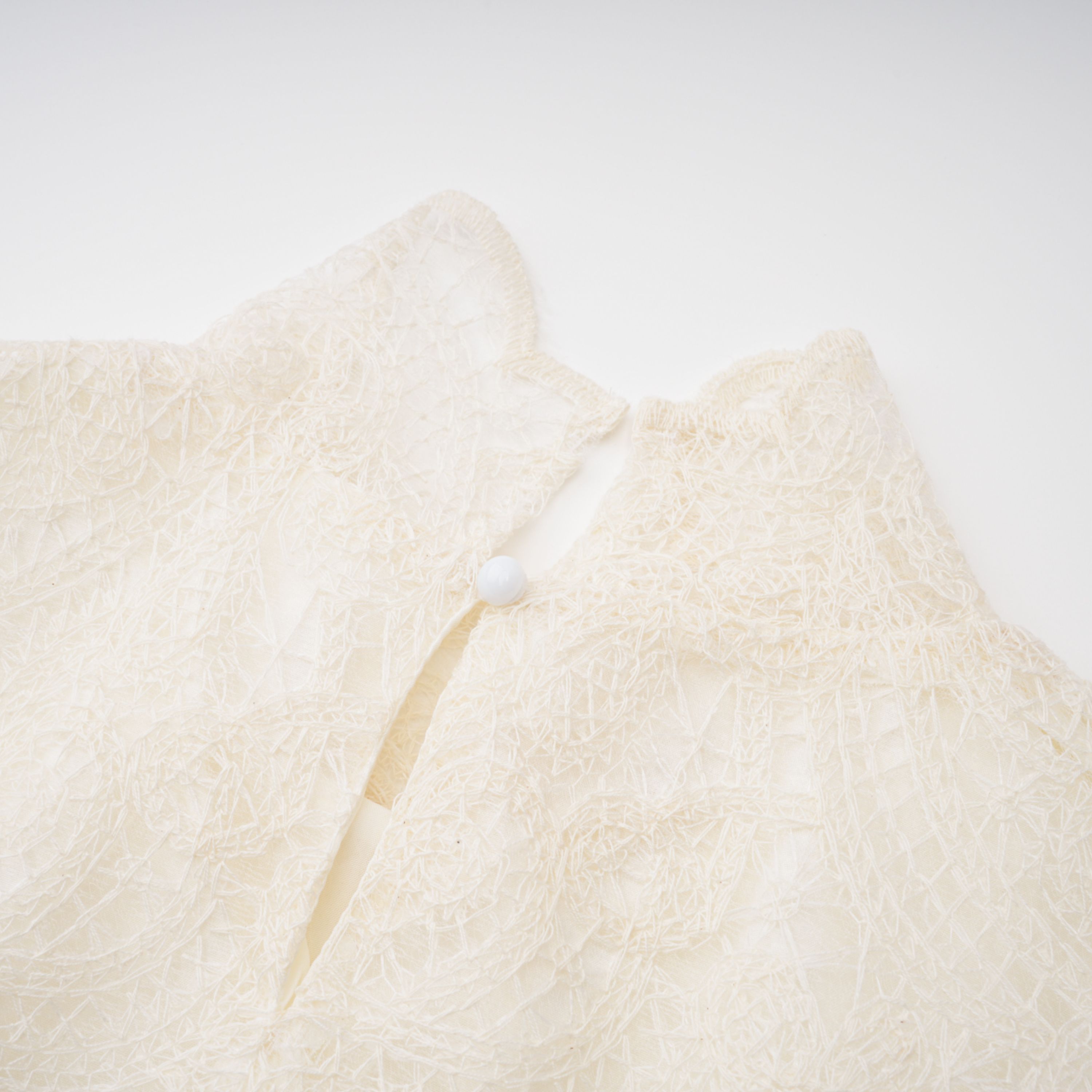 Weißes Spitzenblusen- und Rock-Set