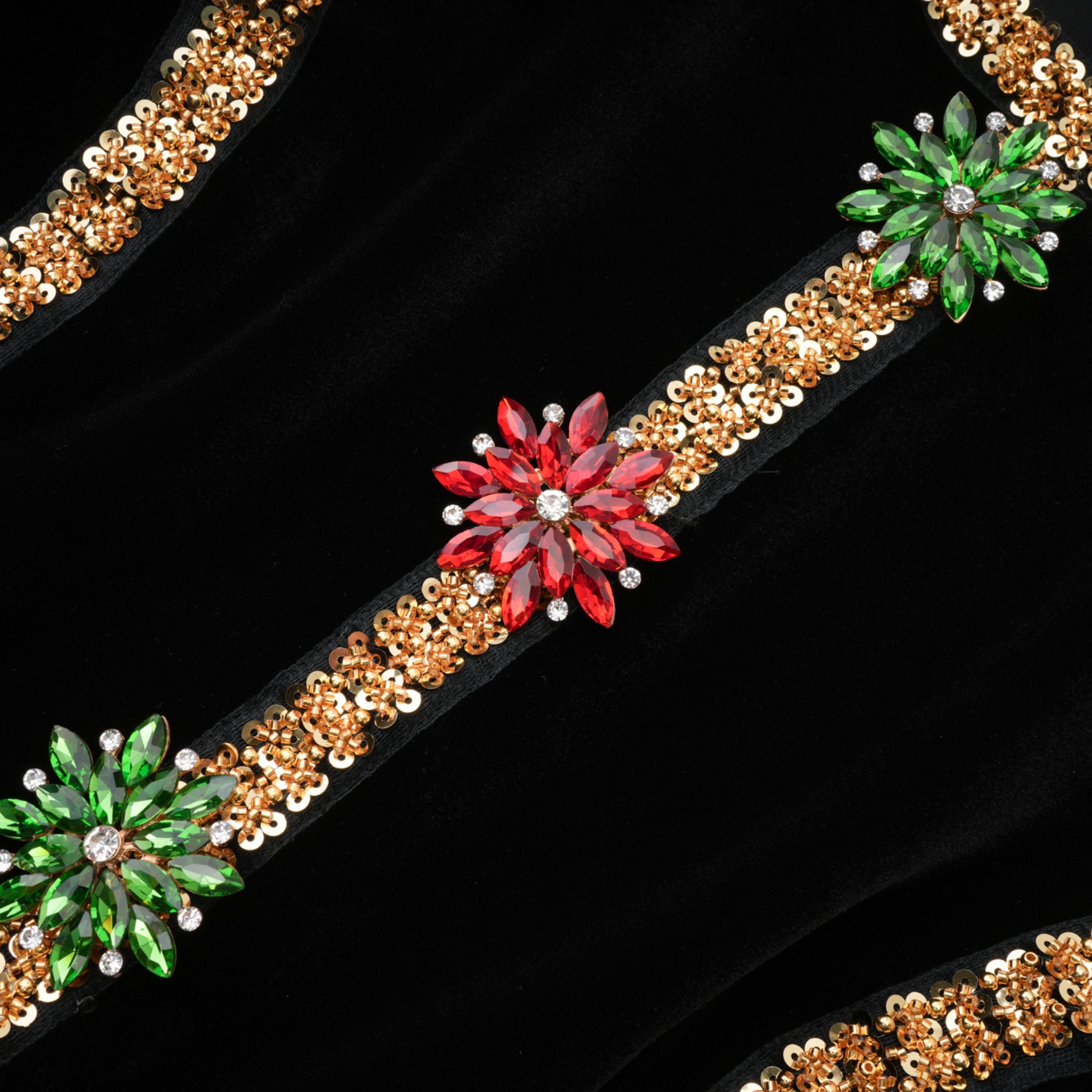 Verziertes Maxikleid aus Samt