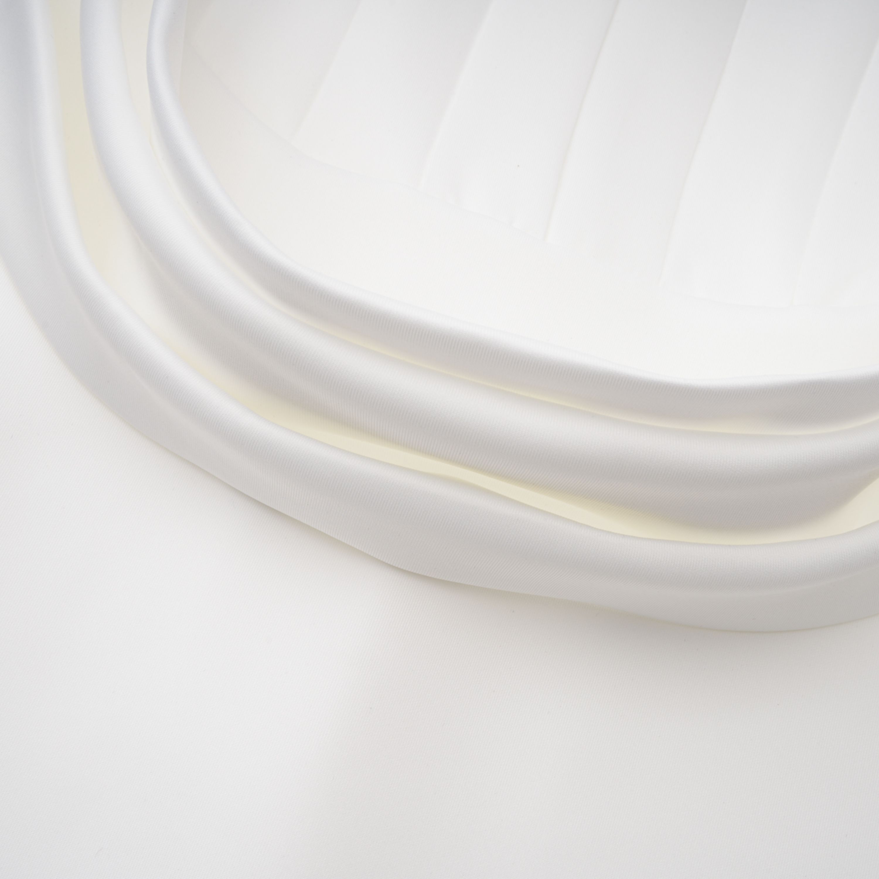 Felice Weißes strukturiertes Cape- und Korsettkleid-Set