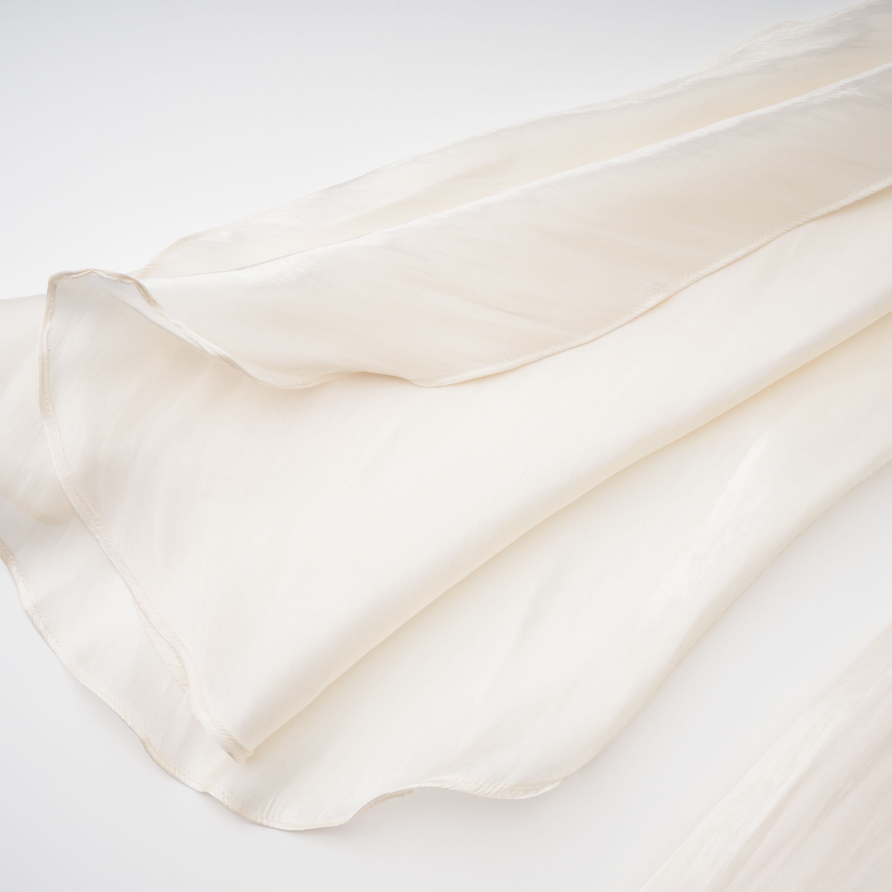 Gustave Neutraler Cape-Maxi-Rock mit Rüschen und Raffungen